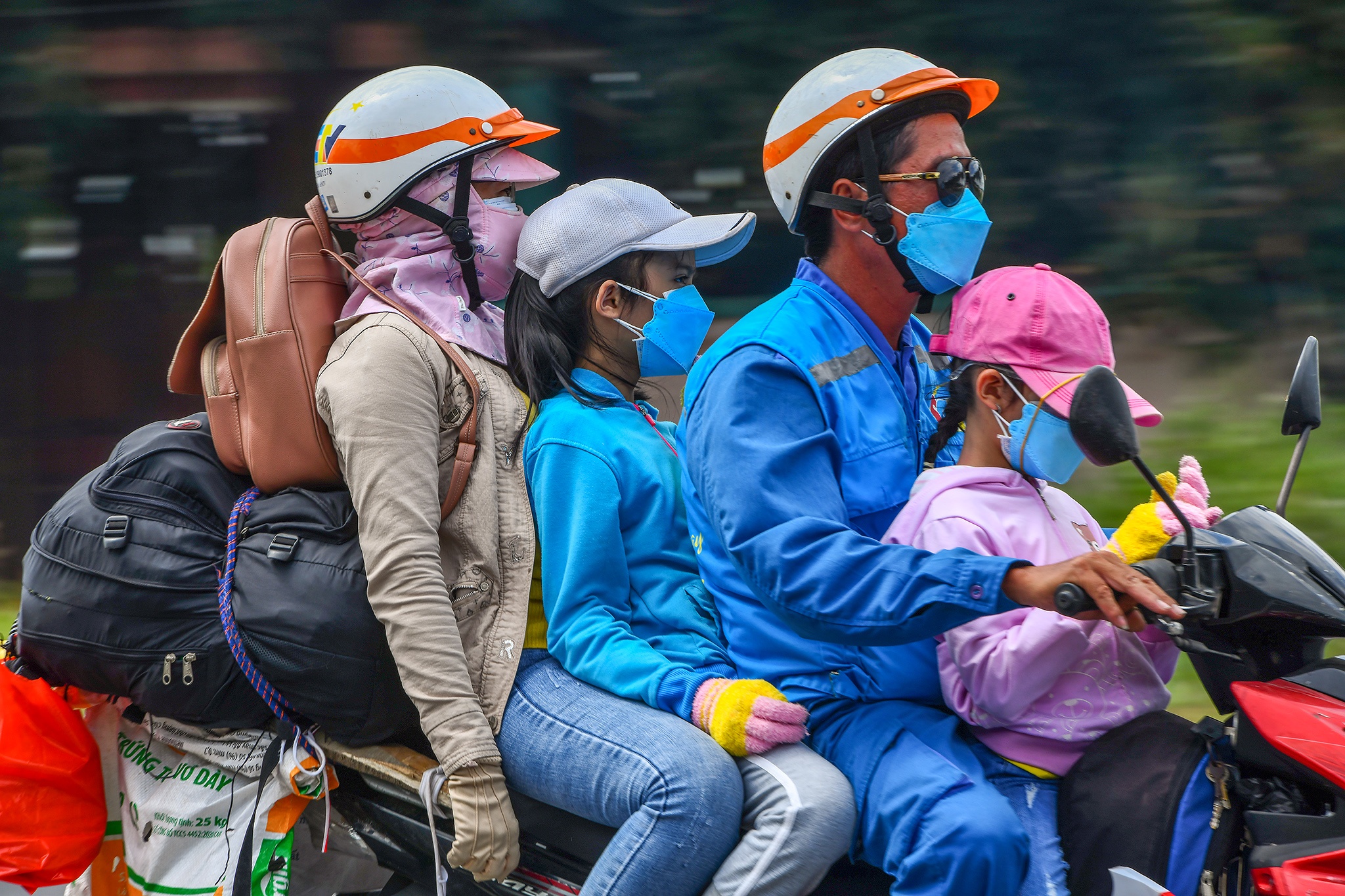 Nguoi mien Tay tro lai TP.HCM lam viec anh 16