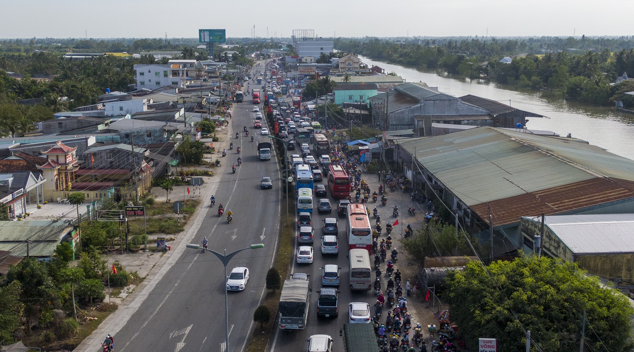 Nguoi mien Tay tro lai TP.HCM lam viec anh 15
