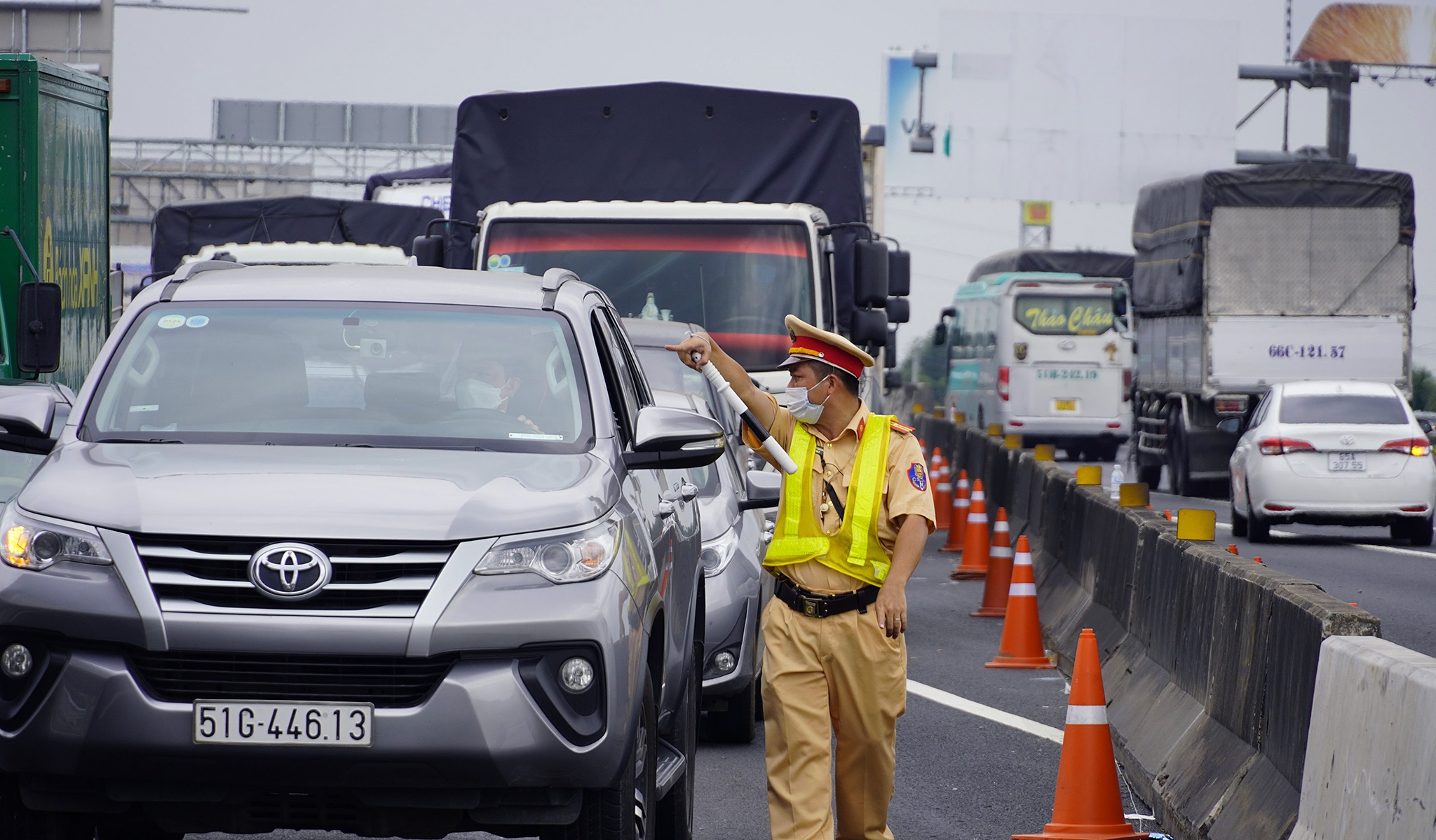 Nguoi mien Tay tro lai TP.HCM lam viec anh 18