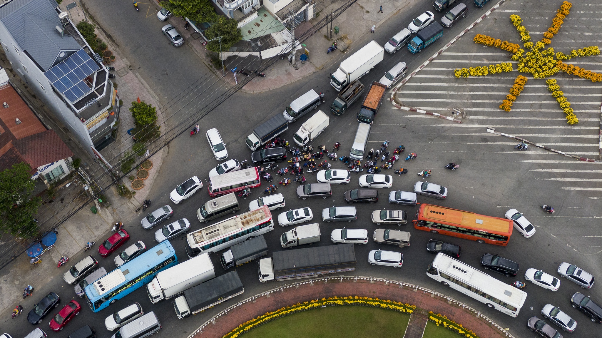 Nguoi mien Tay tro lai TP.HCM lam viec anh 7