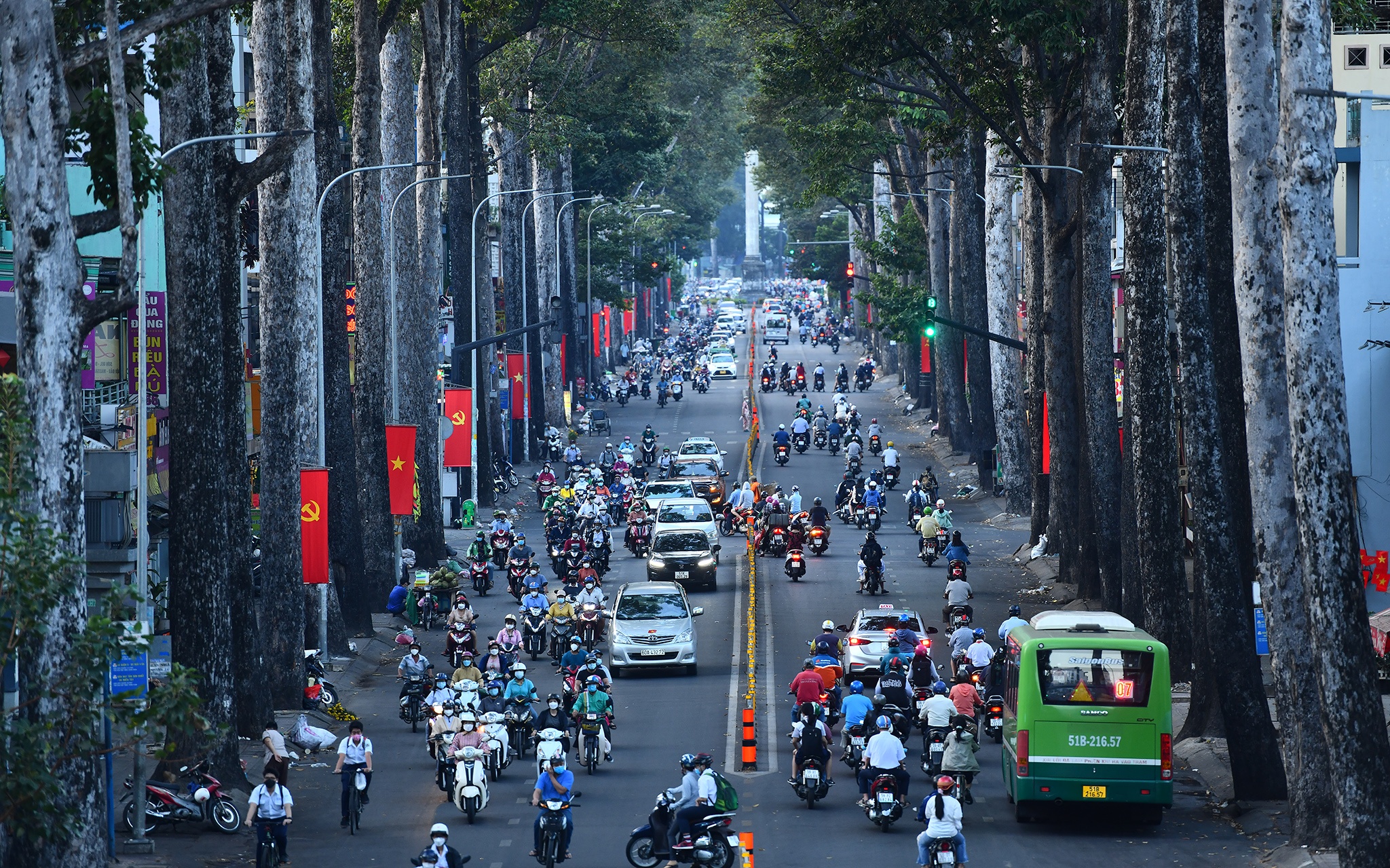 TP.HCM ngay lam viec dau nam anh 3