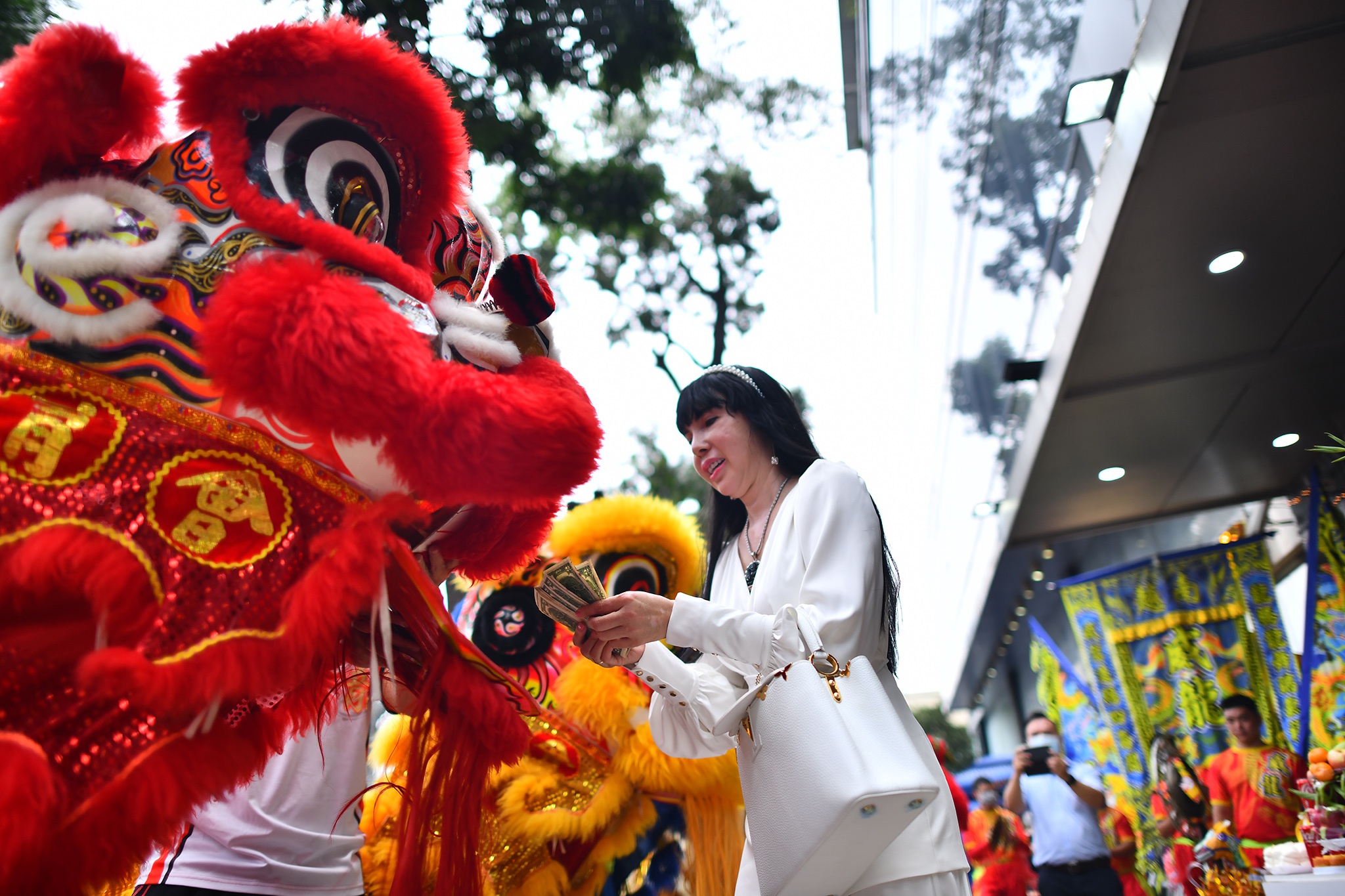 Doanh nghiep TP.HCM dong loat khai truong anh 3