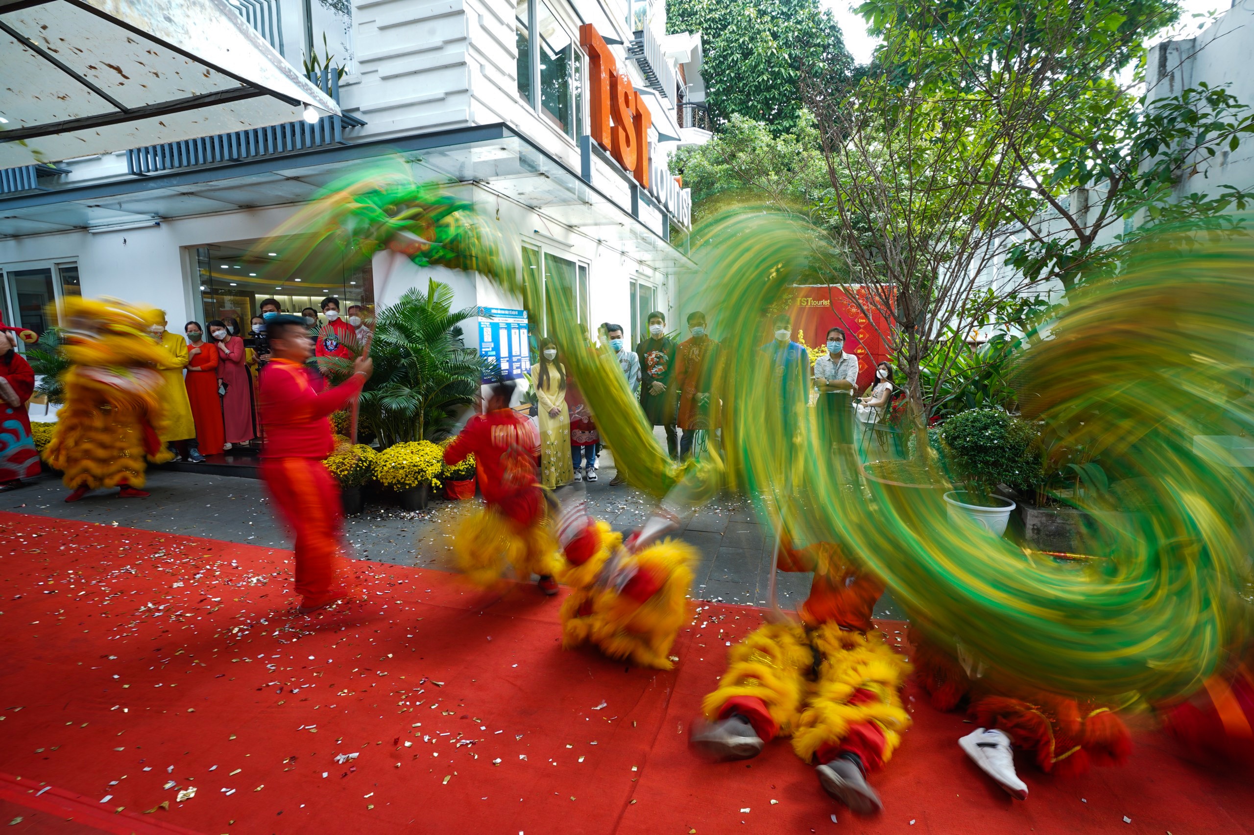 Doanh nghiep TP.HCM dong loat khai truong anh 8