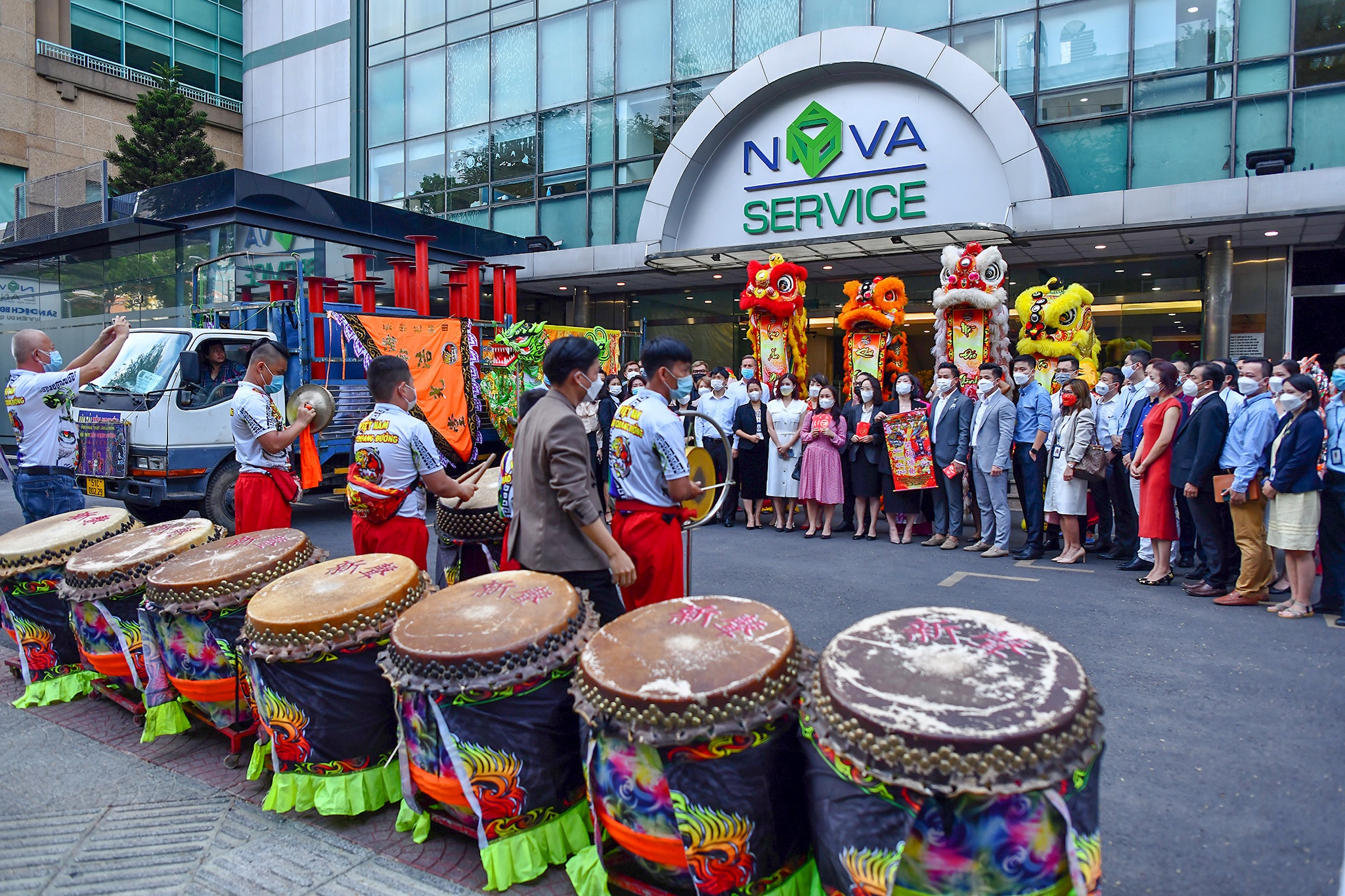 Doanh nghiep TP.HCM dong loat khai truong anh 11