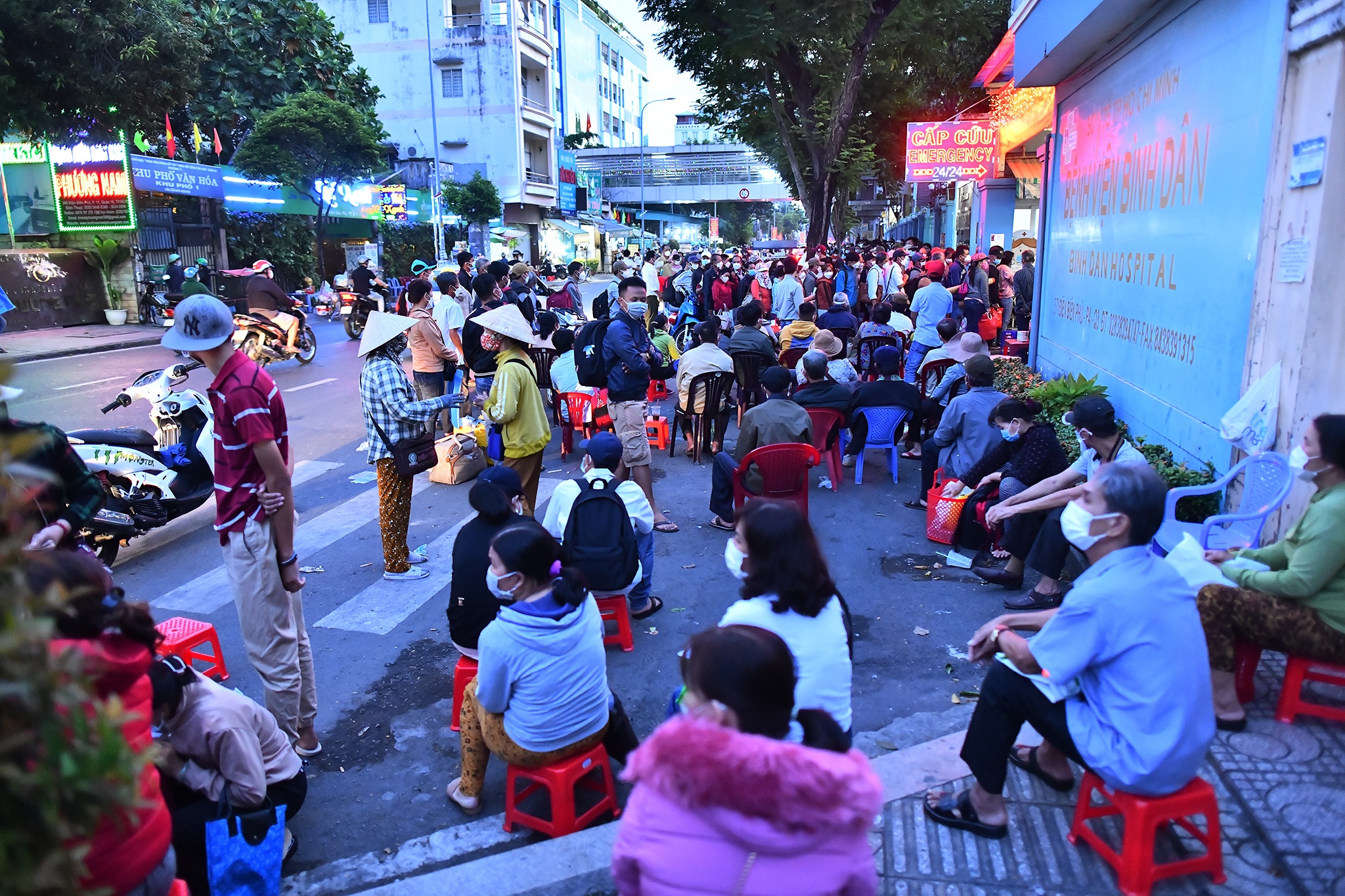 Benh vien tai TP.HCM dong duc anh 2