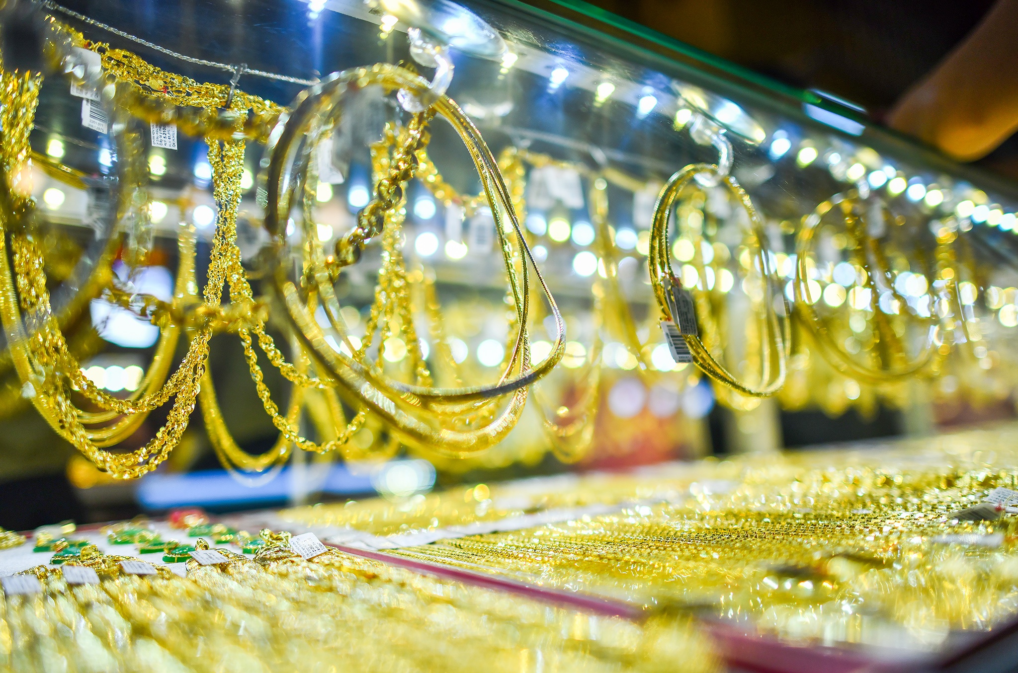 Nguoi dan TP.HCM mua vang anh 4