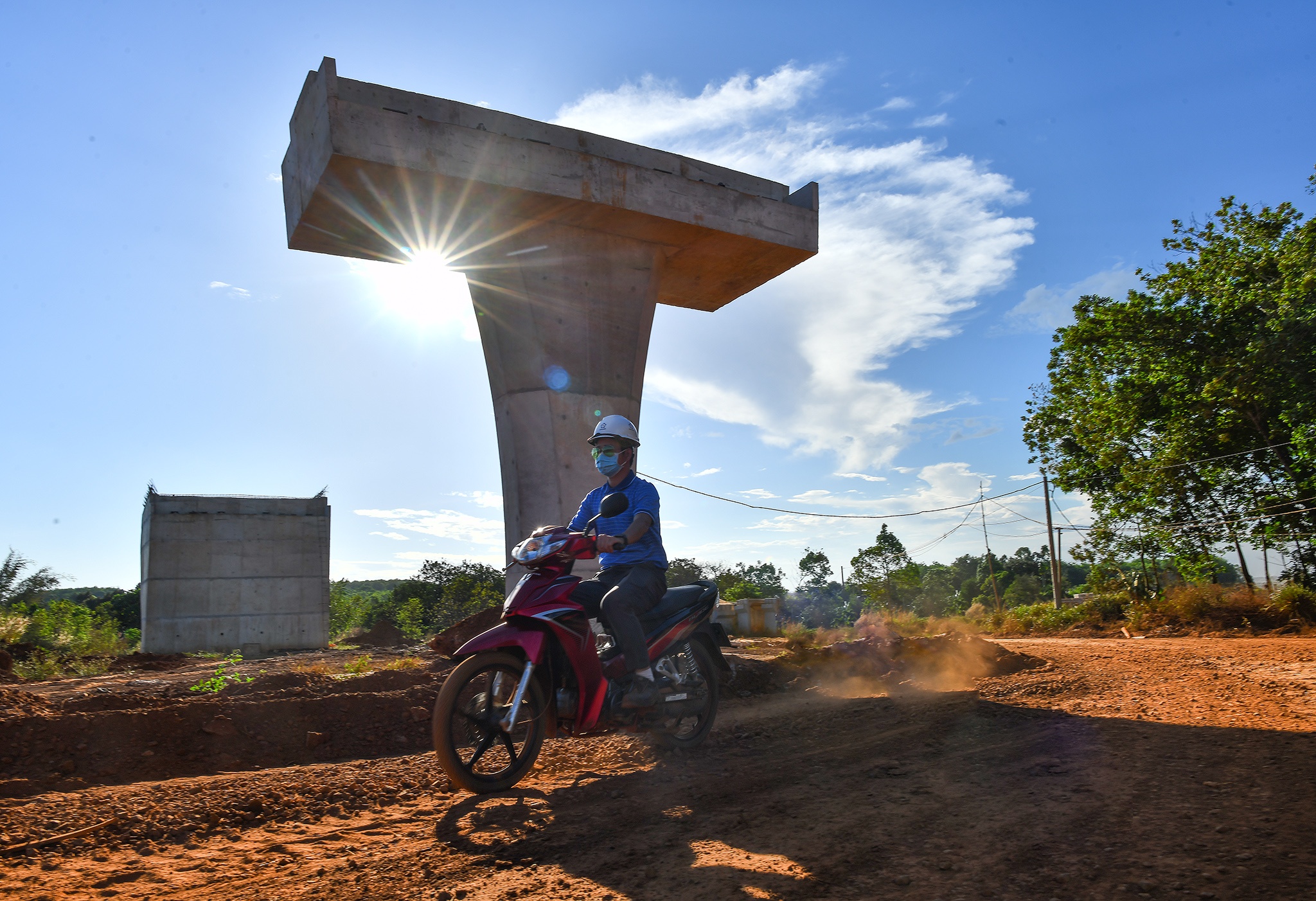 Thi cong cao toc Phan Thiet - Dau Giay anh 13