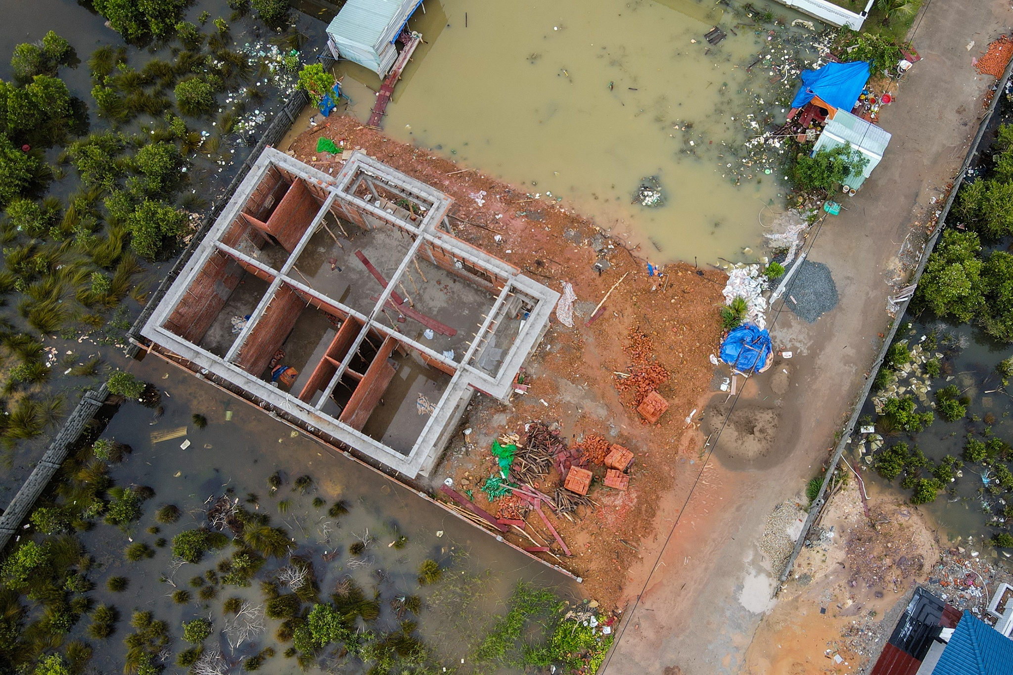 79 biet thu trai phep anh 6