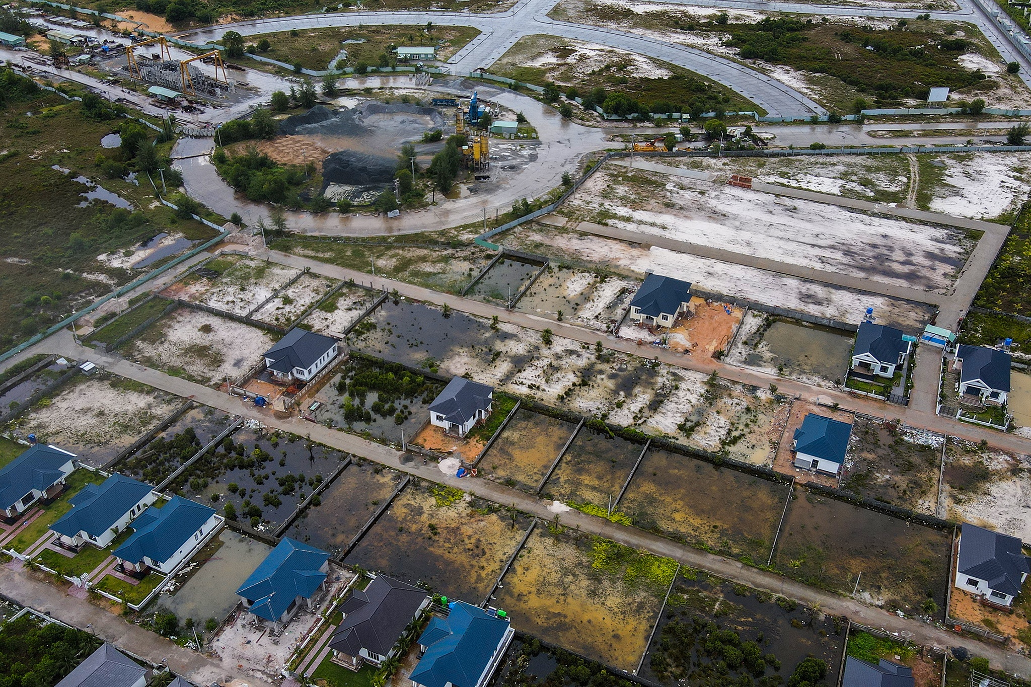 79 biet thu trai phep anh 16