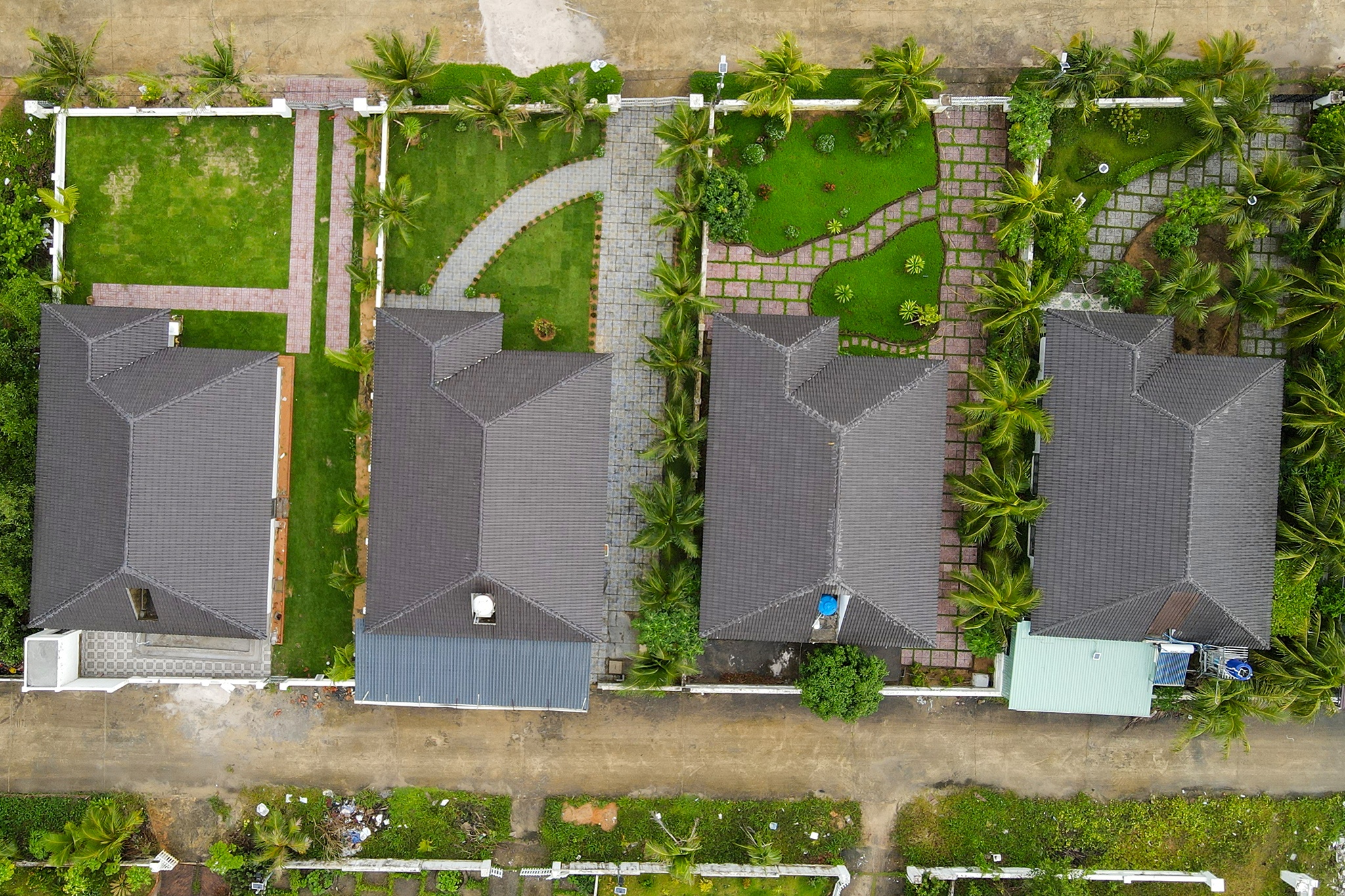 79 biet thu trai phep anh 4