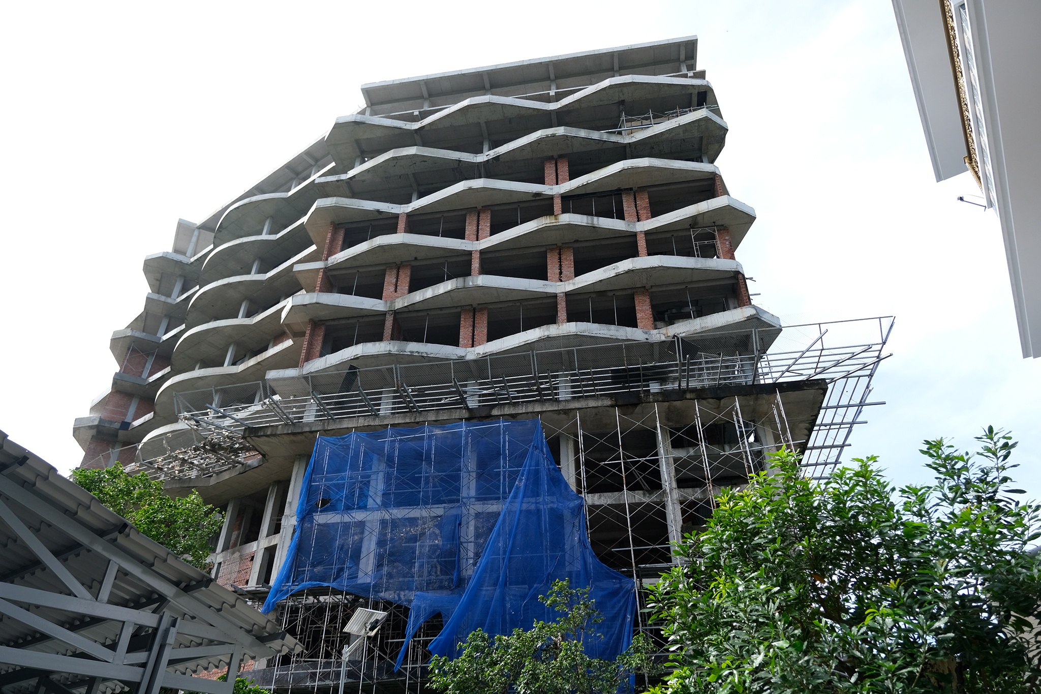 Khach san 12 tang anh 6