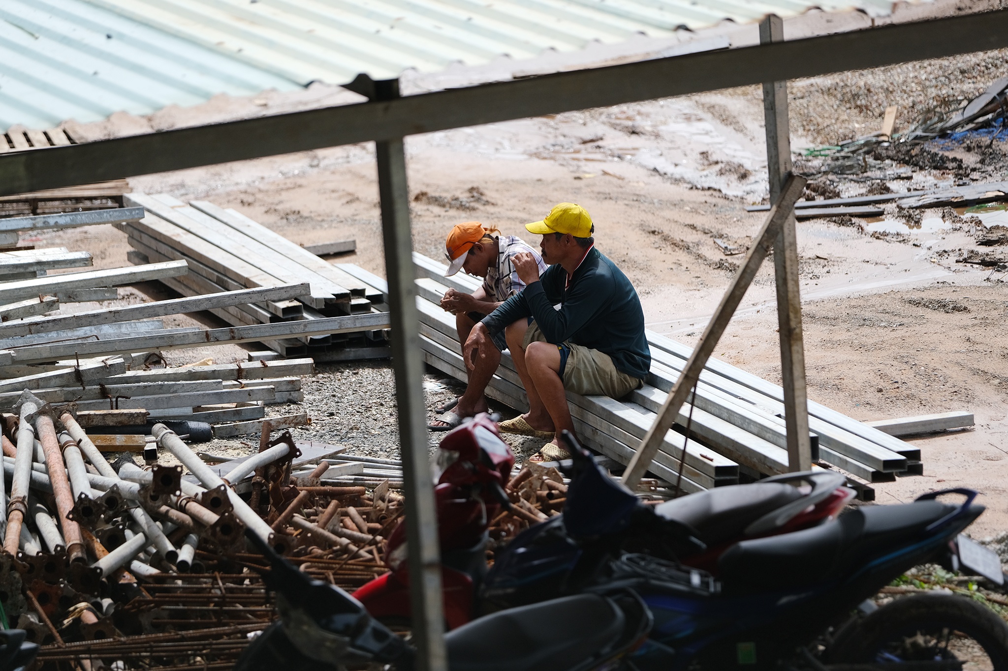 Khach san 12 tang anh 2