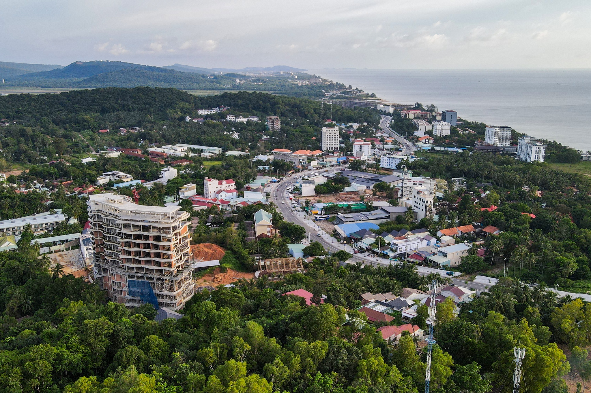 Khach san 12 tang anh 8