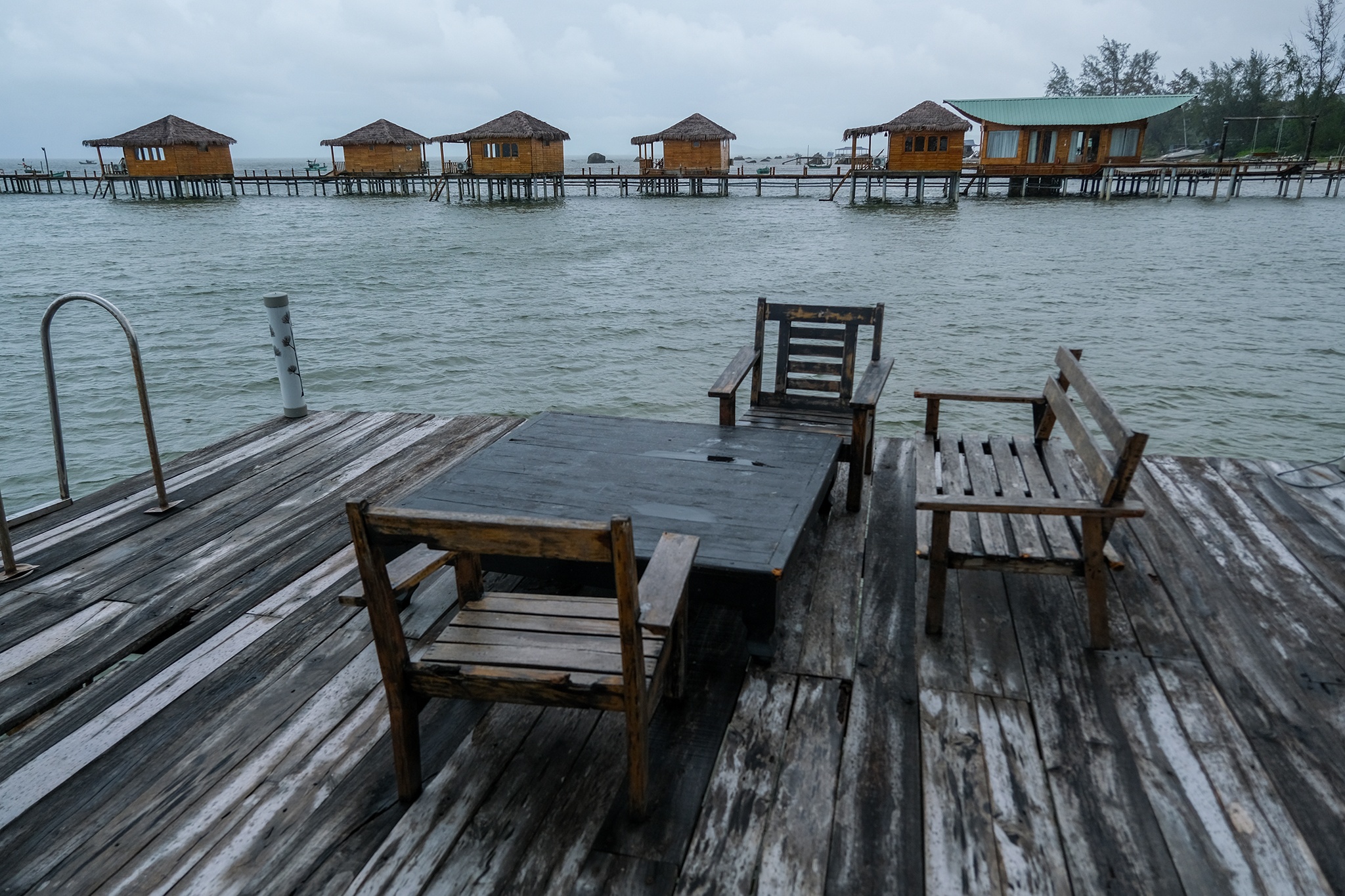 18 bungalow trai phep anh 8