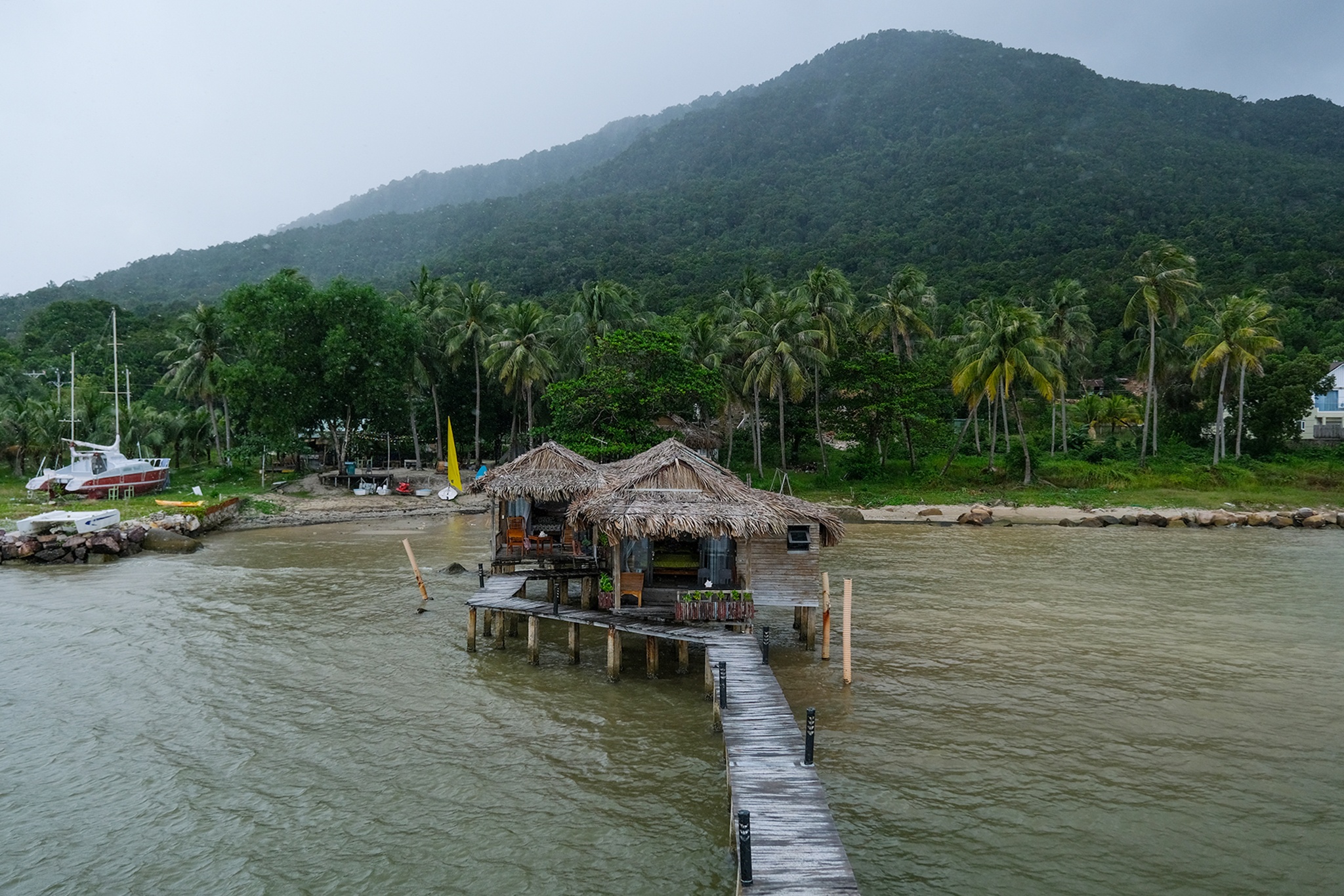 18 bungalow trai phep anh 5