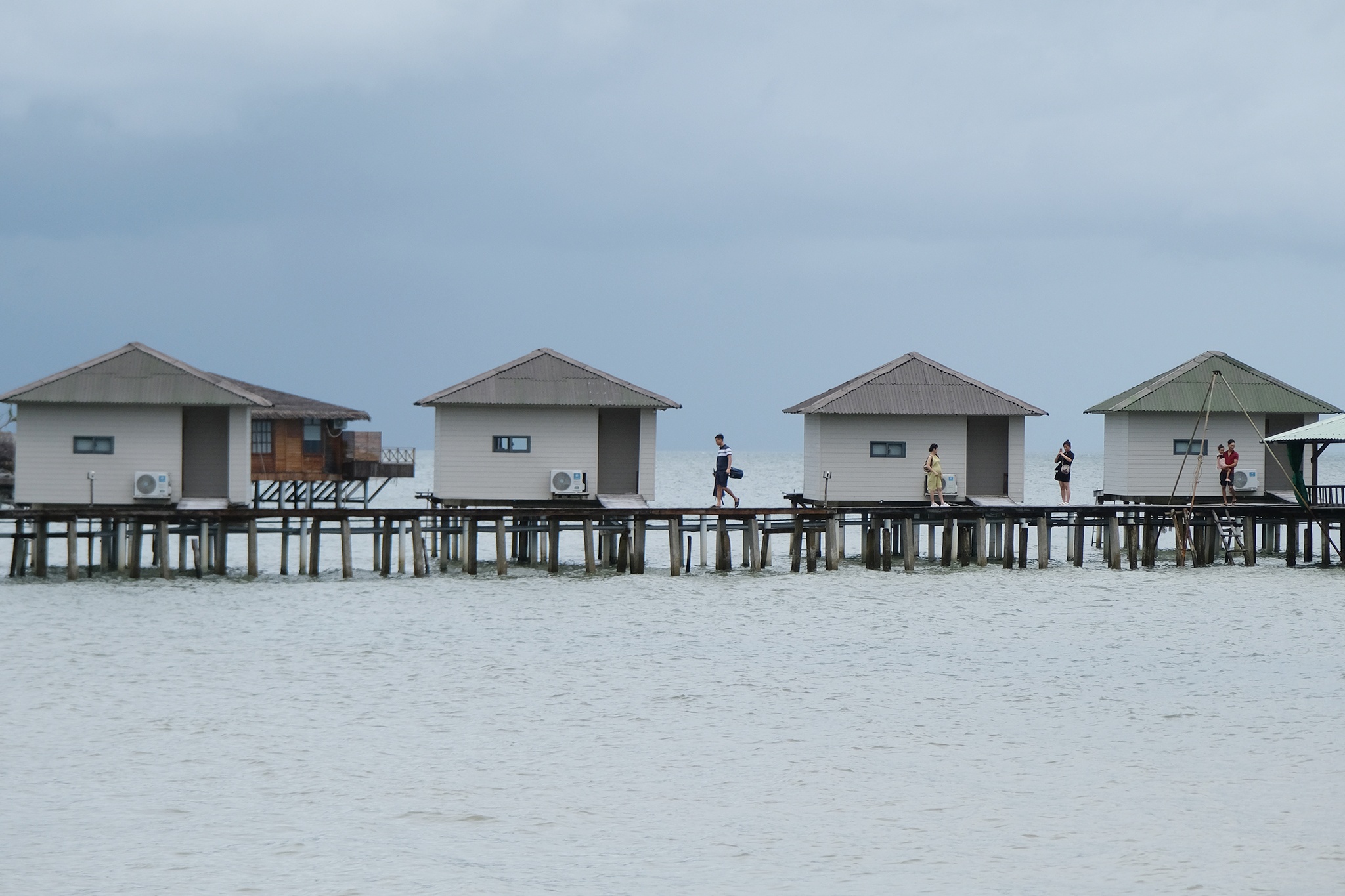 18 bungalow trai phep anh 4