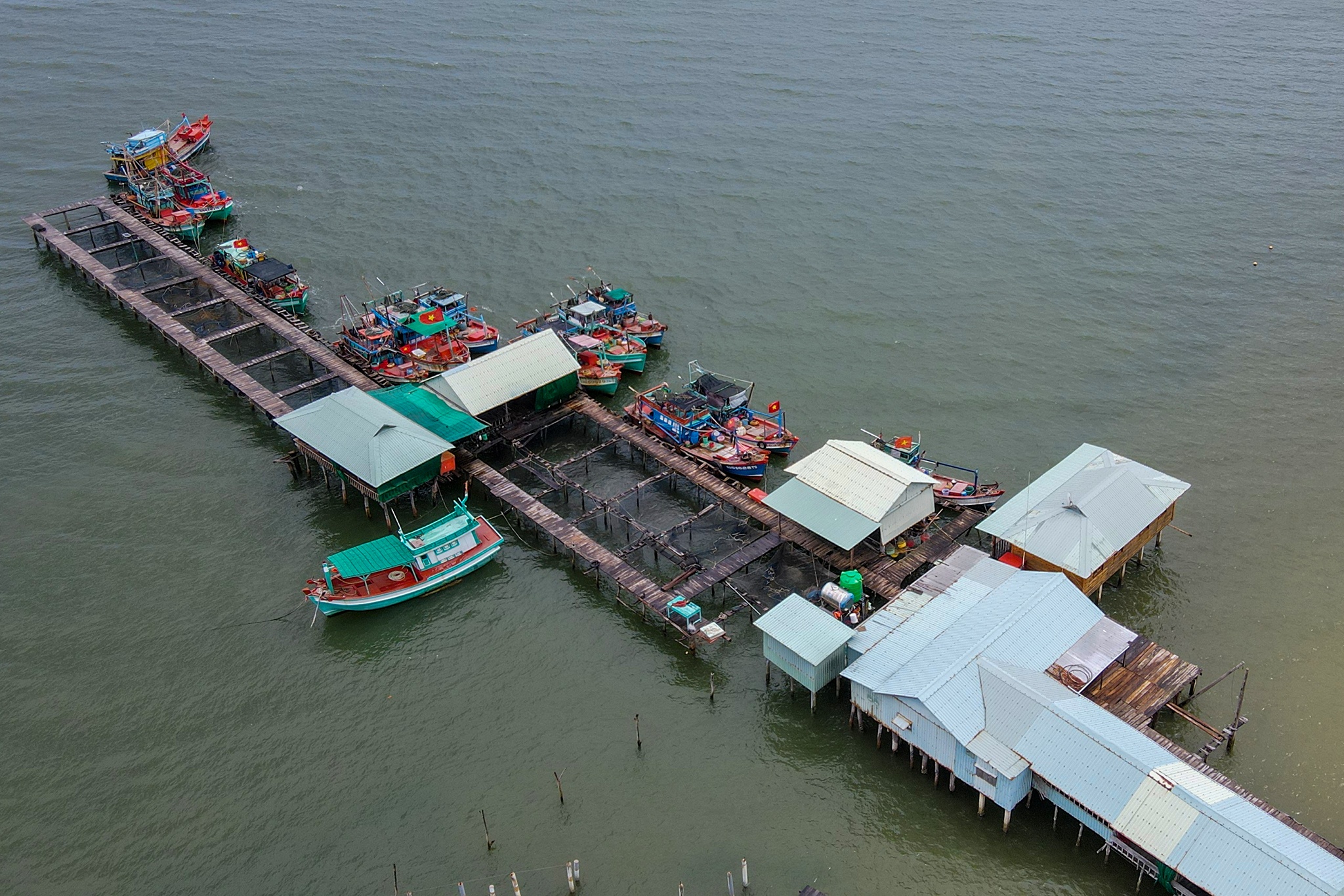 18 bungalow trai phep anh 6