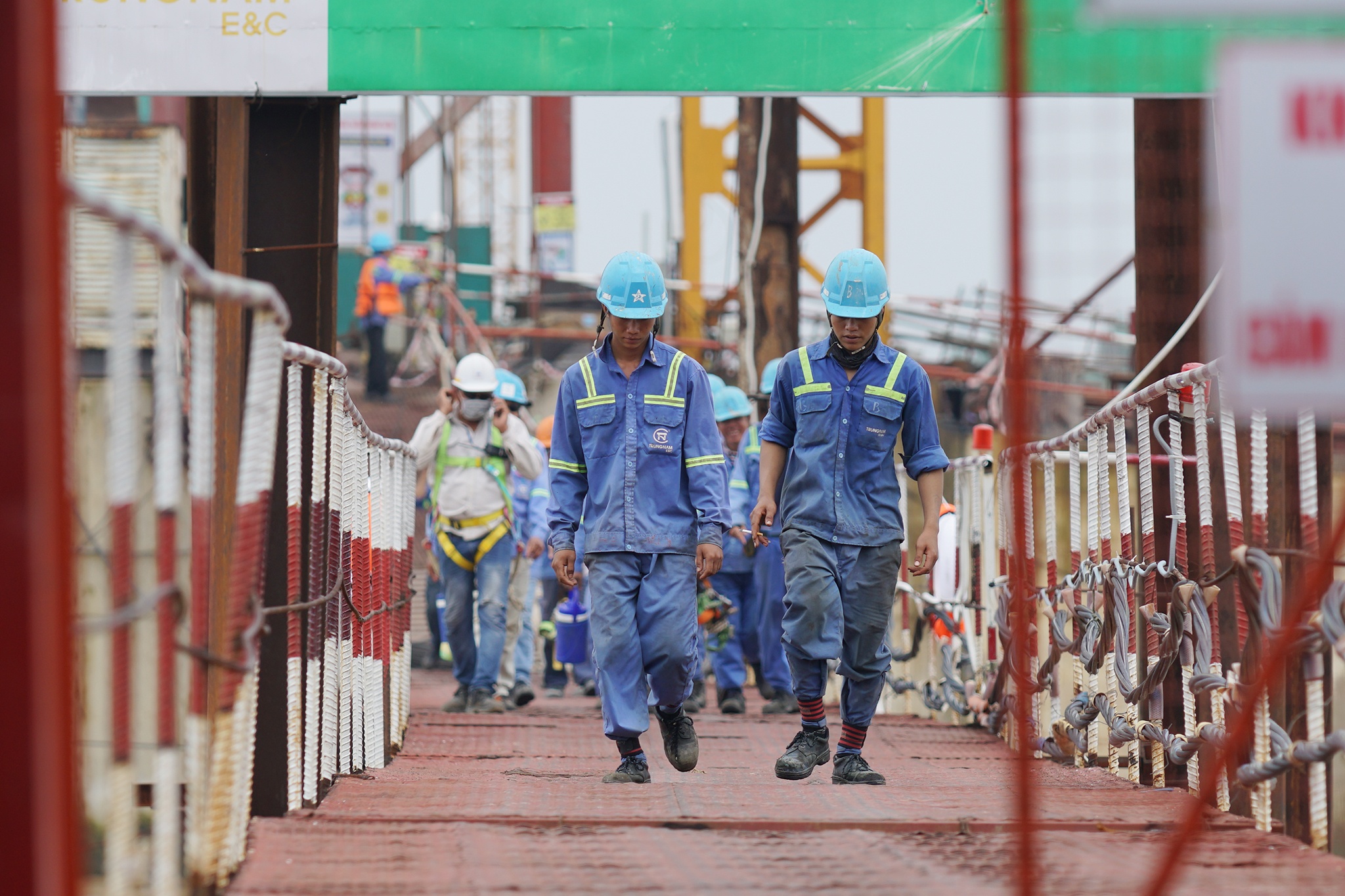 Sap san cau My Thuan anh 2