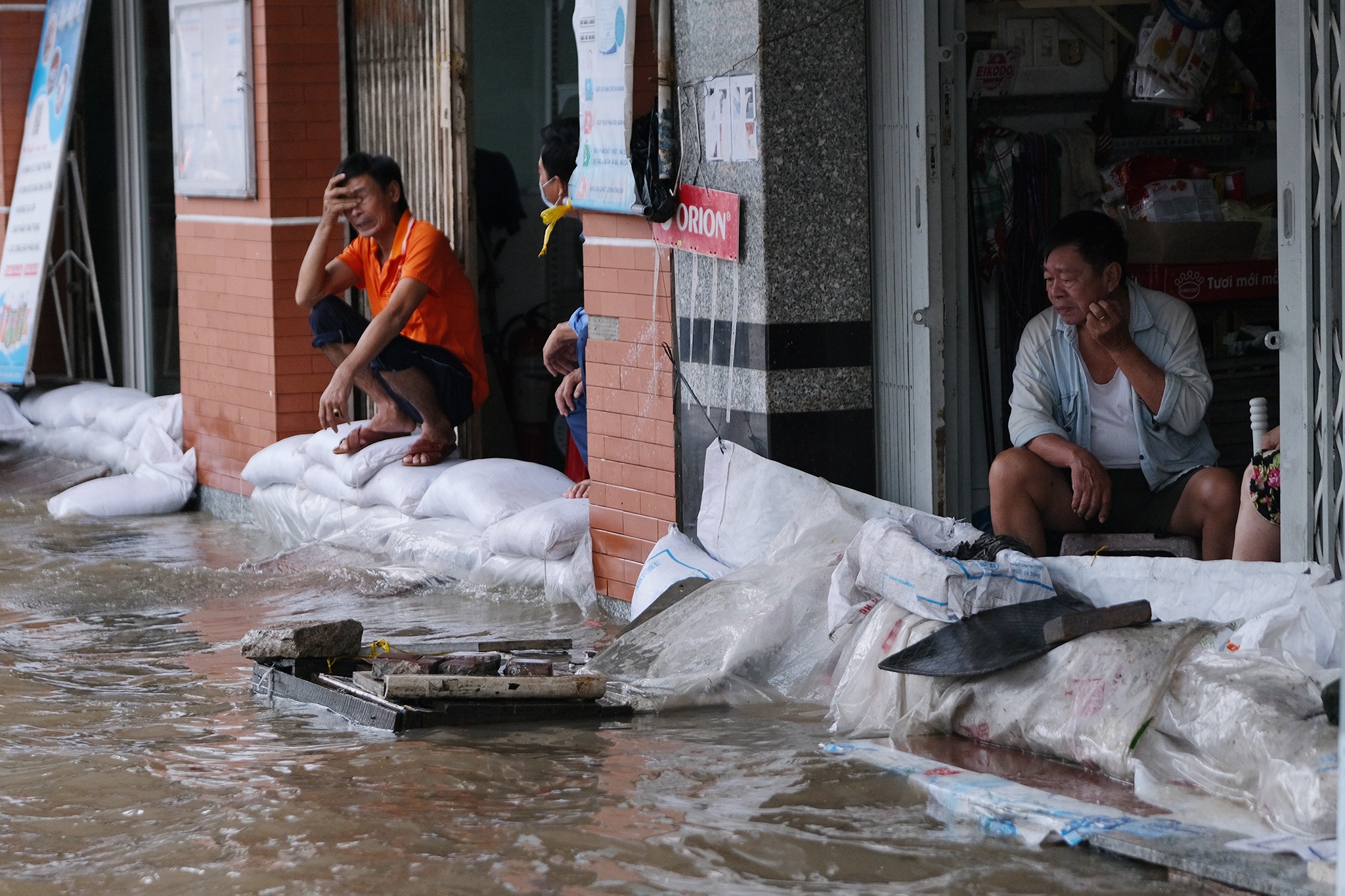 Cong an giup dan anh 9