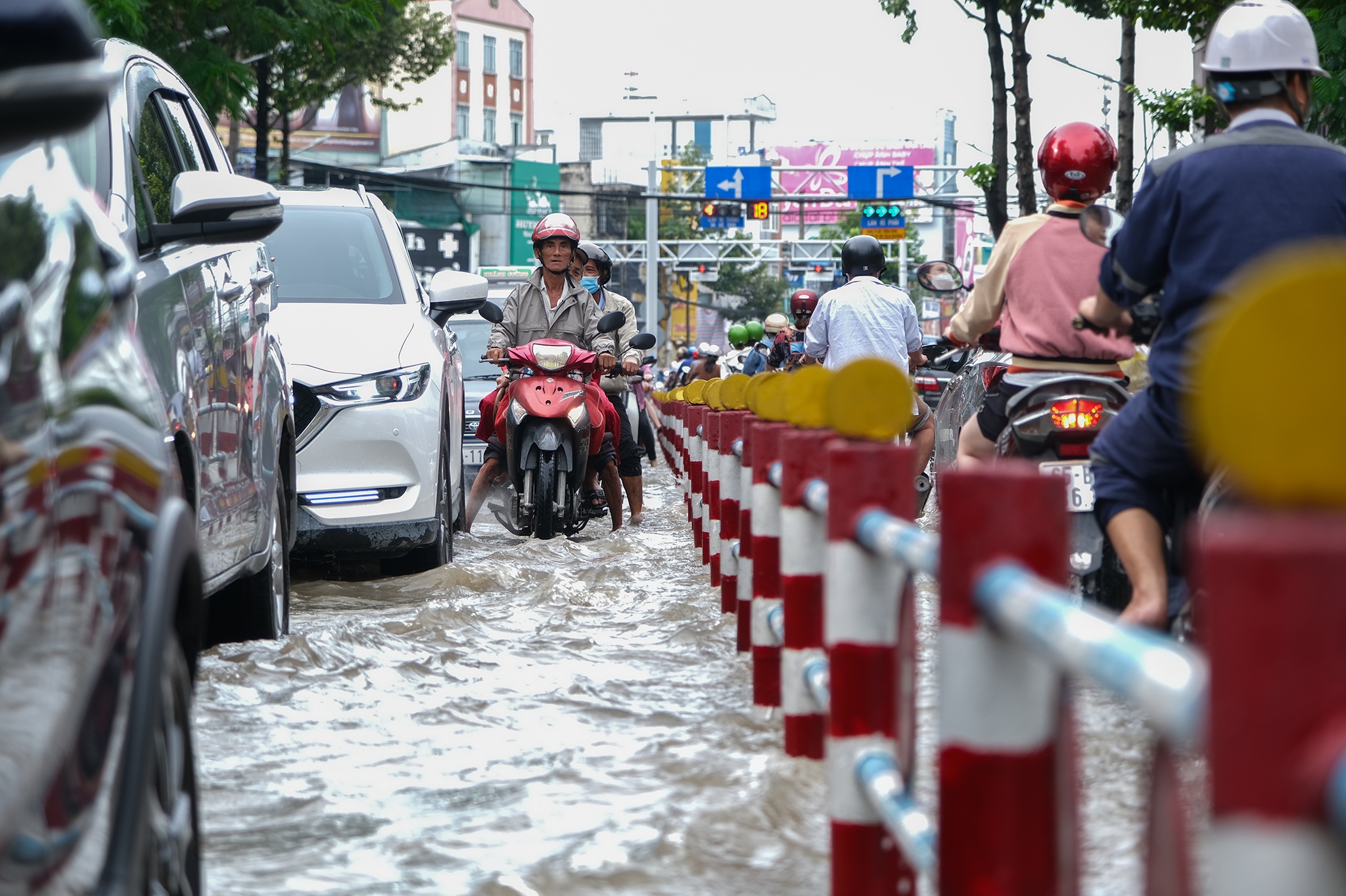 Cong an giup dan anh 8