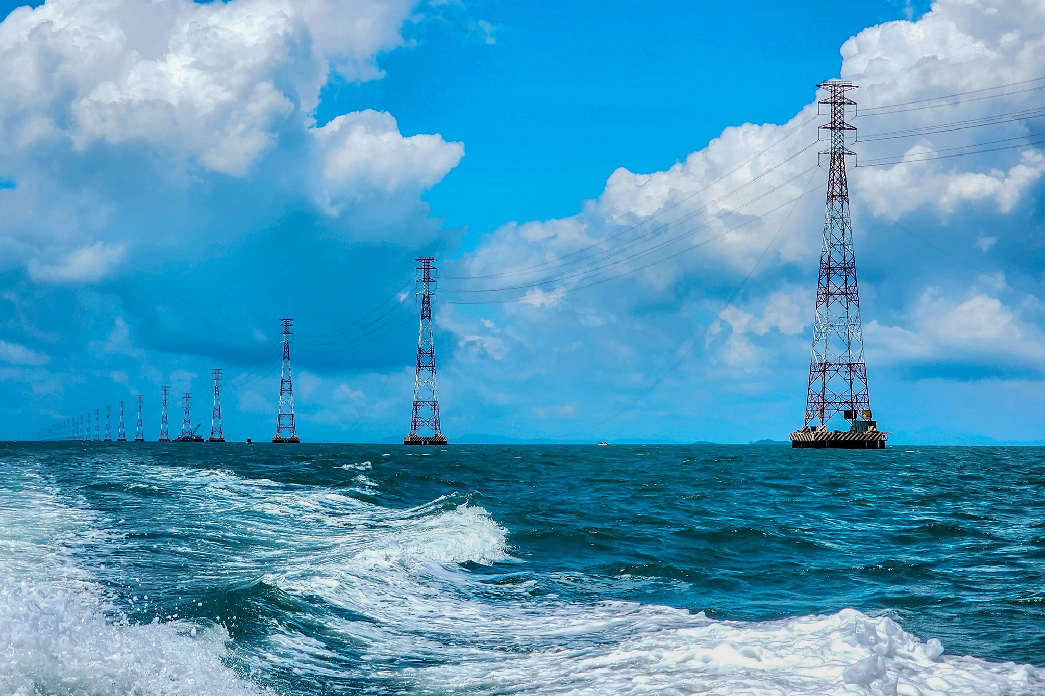 Duong day hon 2.000 ty dong dan dien ra dao Phu Quoc hinh anh