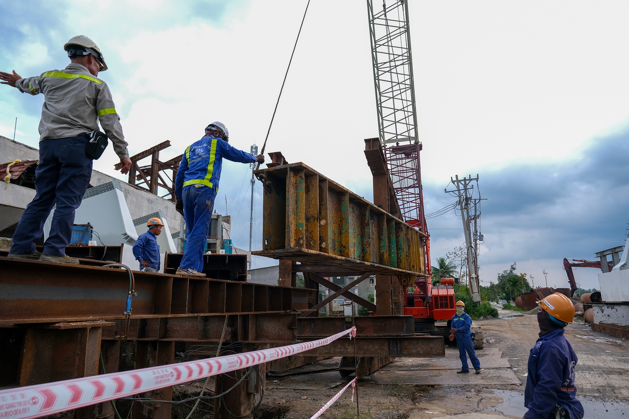 Cau Tran Hoang Na anh 7