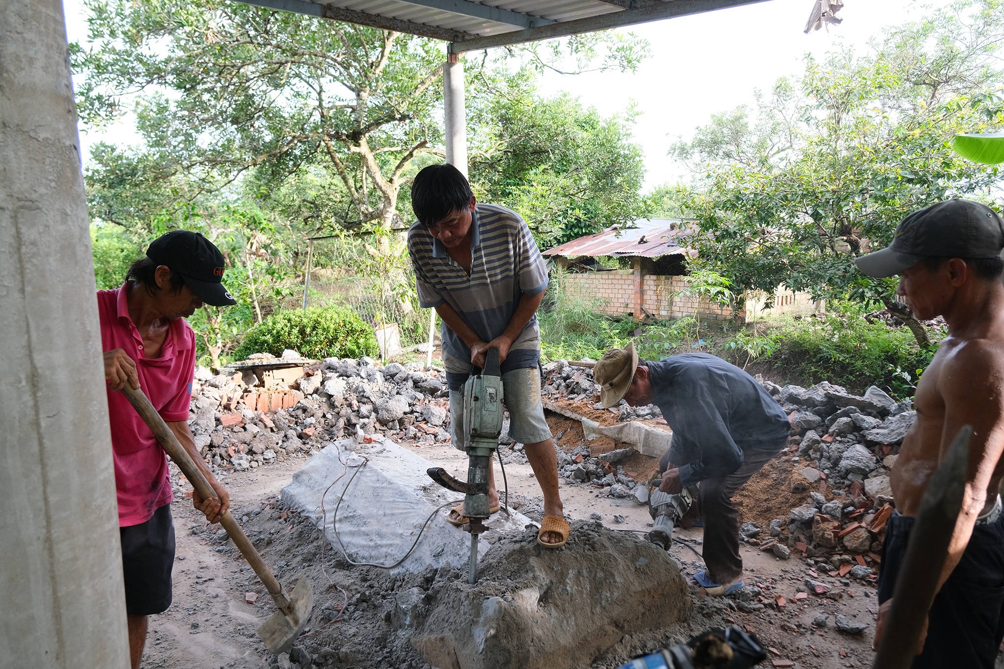 Sat lo Vinh Long anh 13