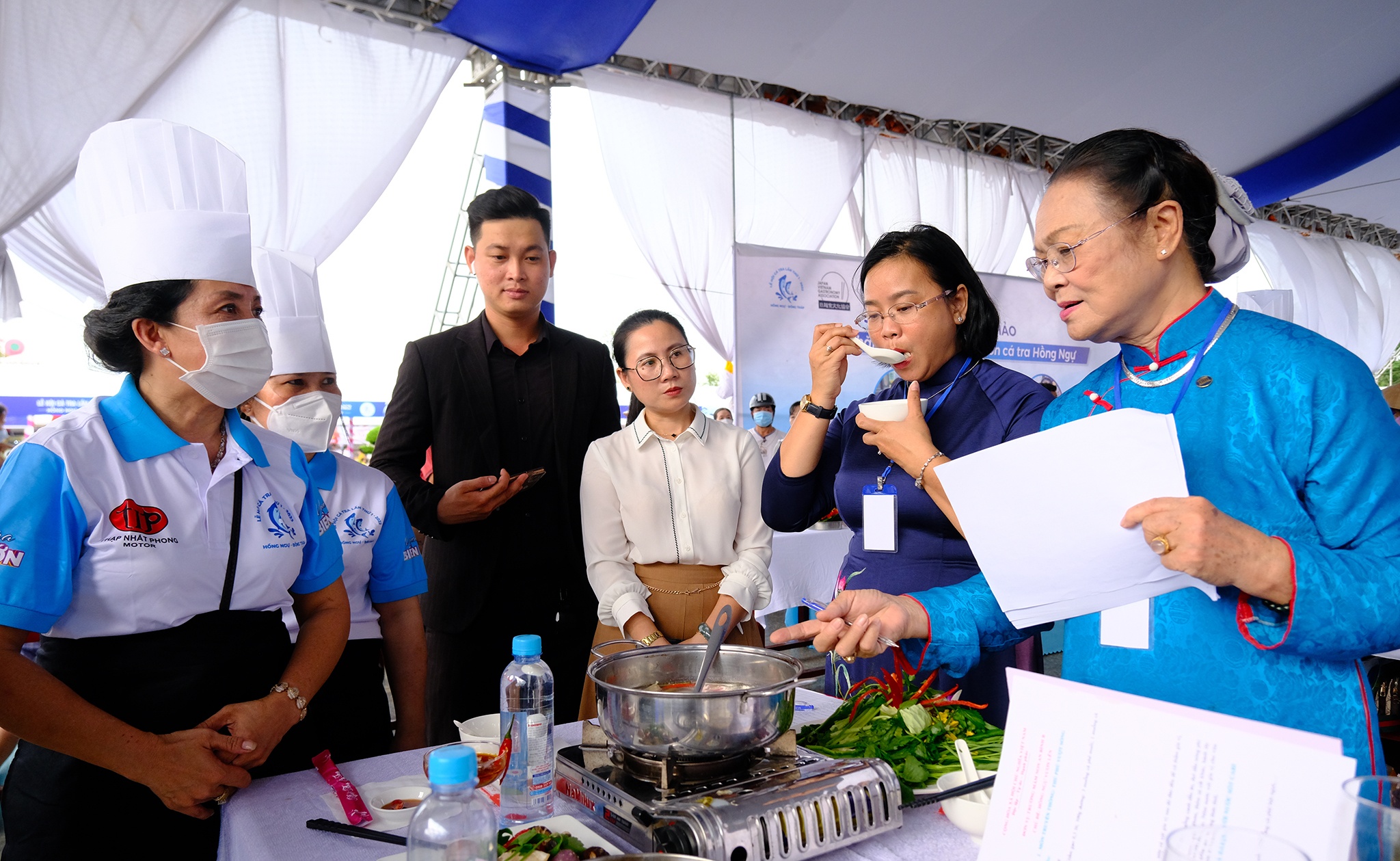 Am thuc mien Tay anh 12