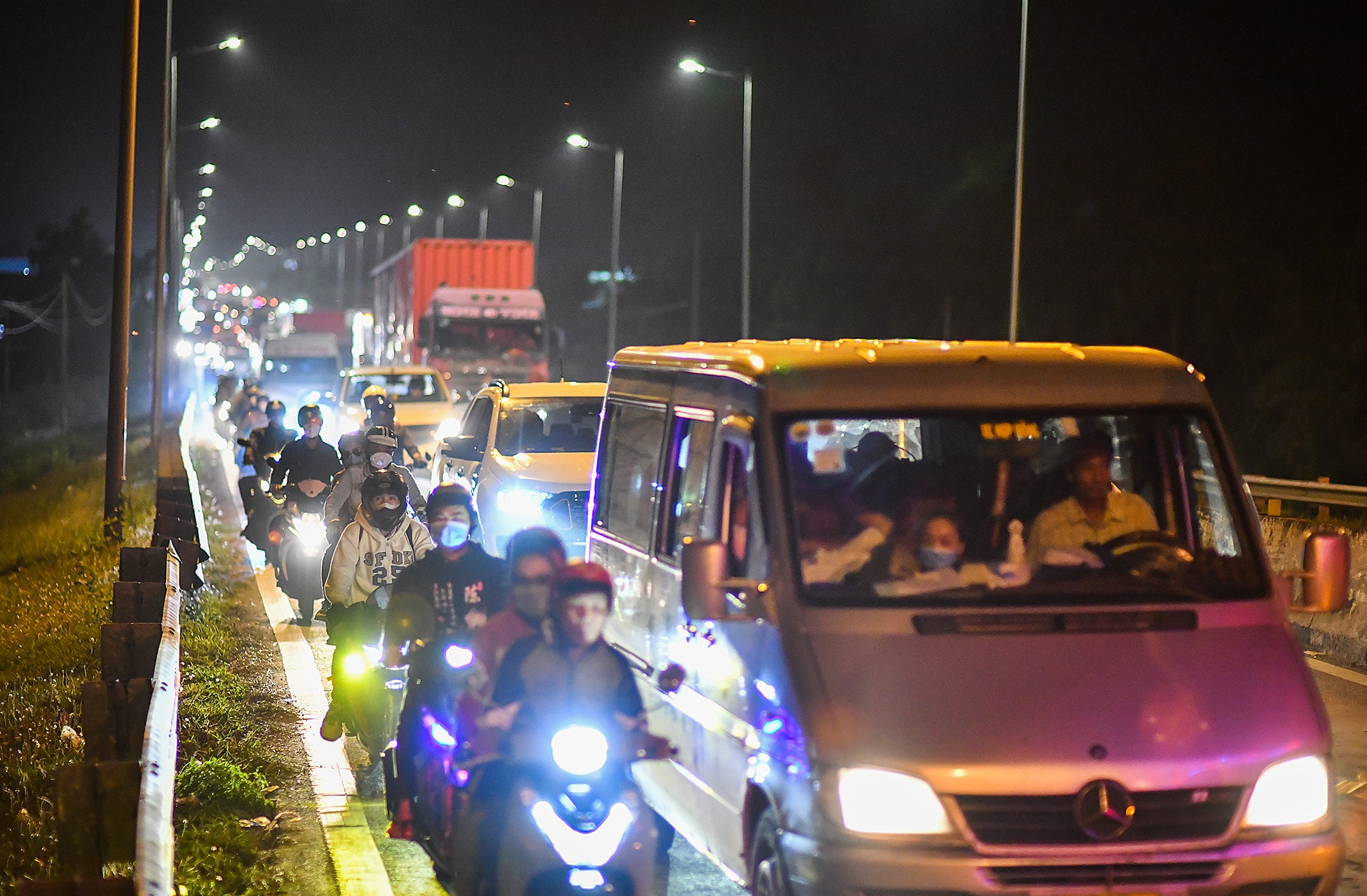 Ket xe mien Tay anh 1