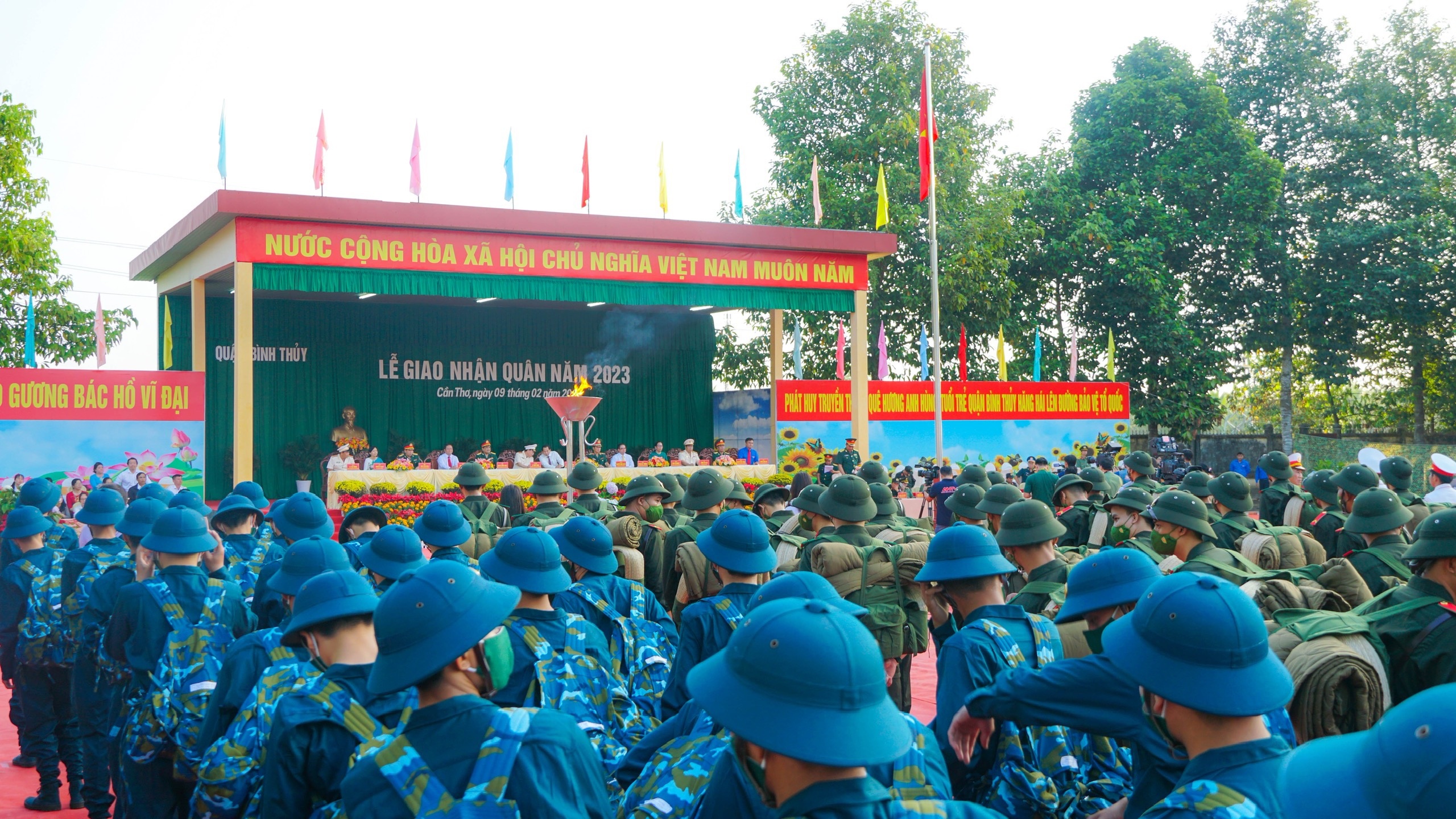 Giao nhan quan anh 3