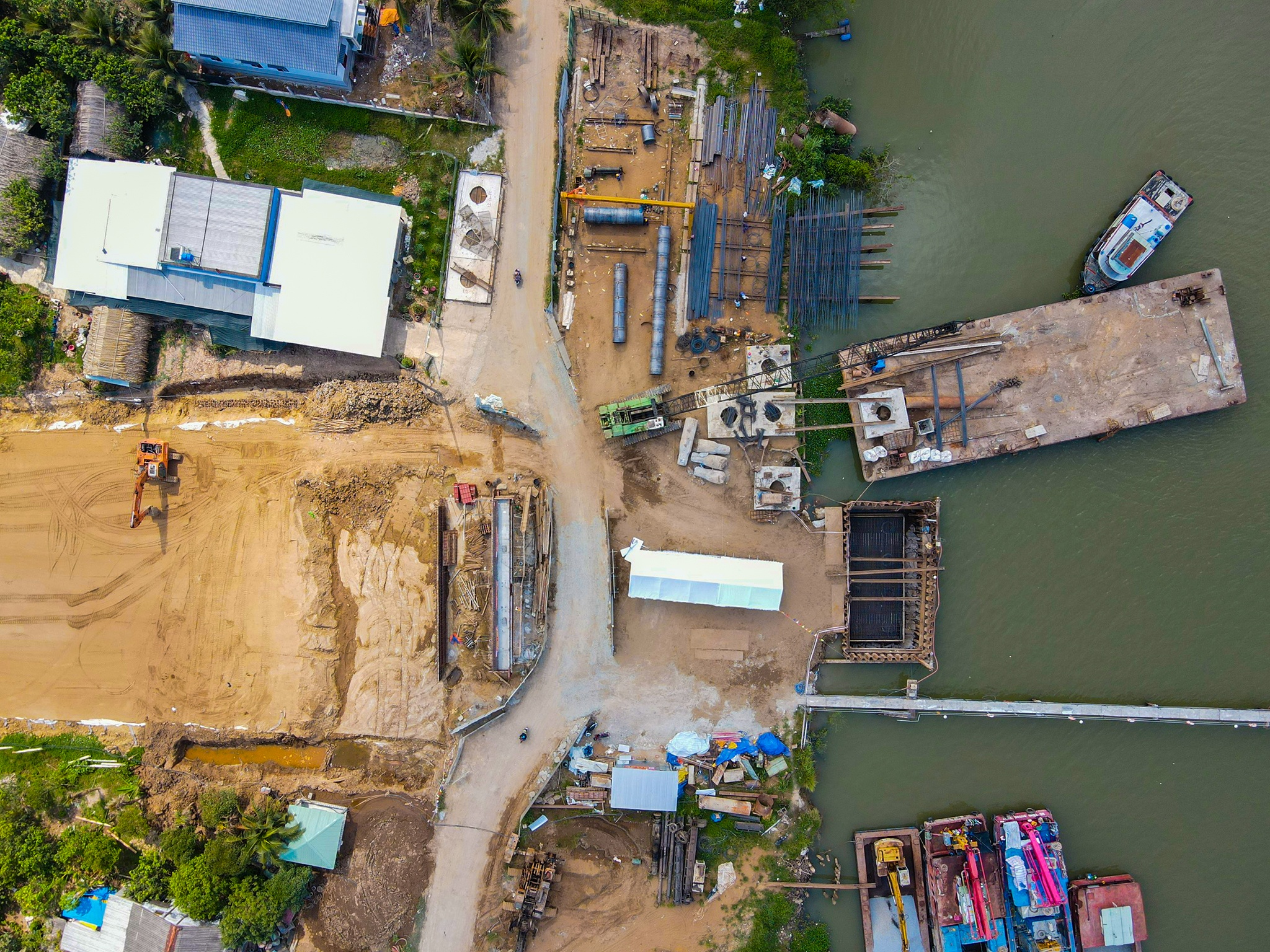 Hien trang cham tien do o cau Rach Mieu 2 hinh anh