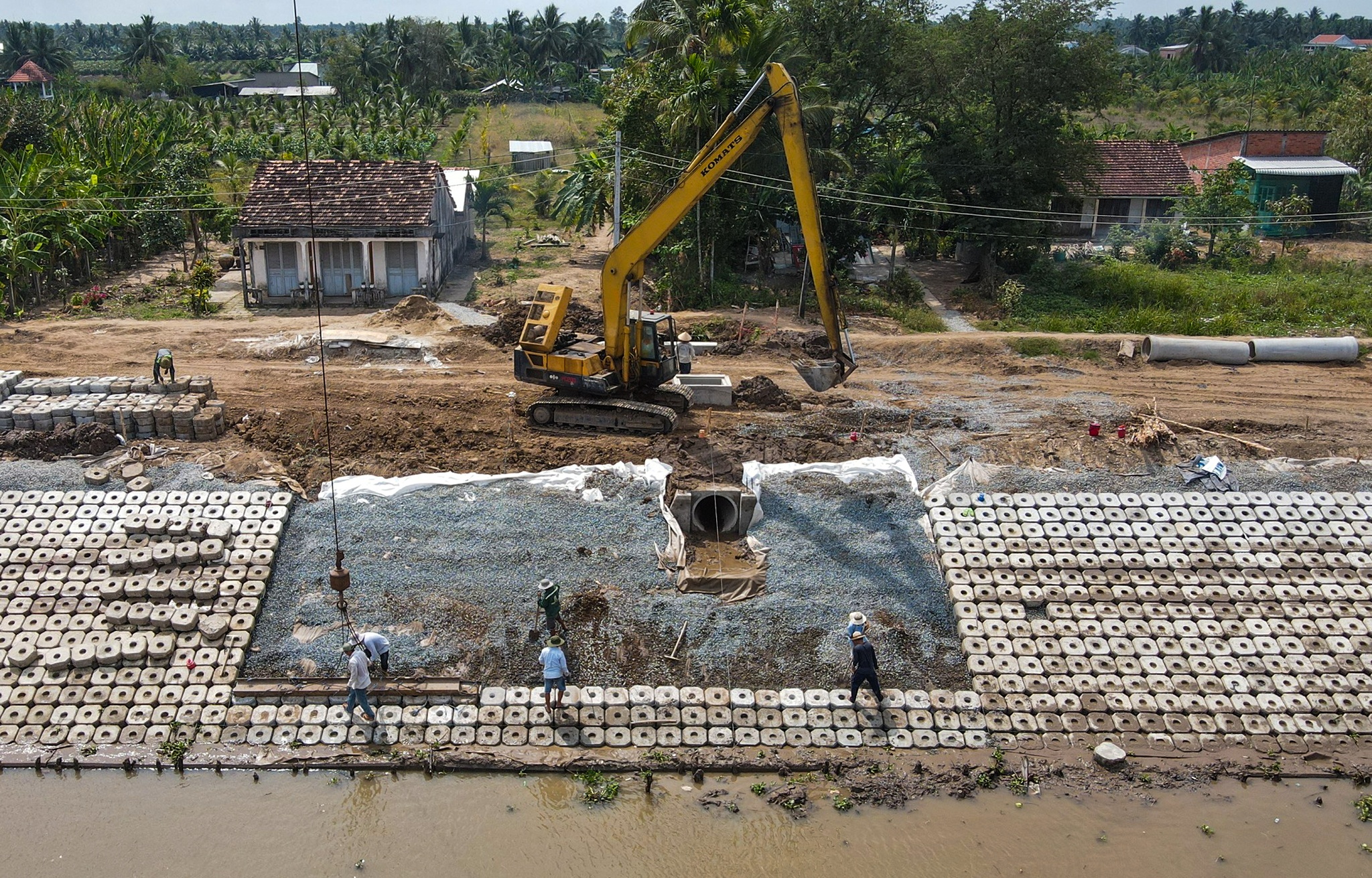 Cong truong du an hon 1.300 ty cai tao kenh huyet mach o mien Tay hinh anh