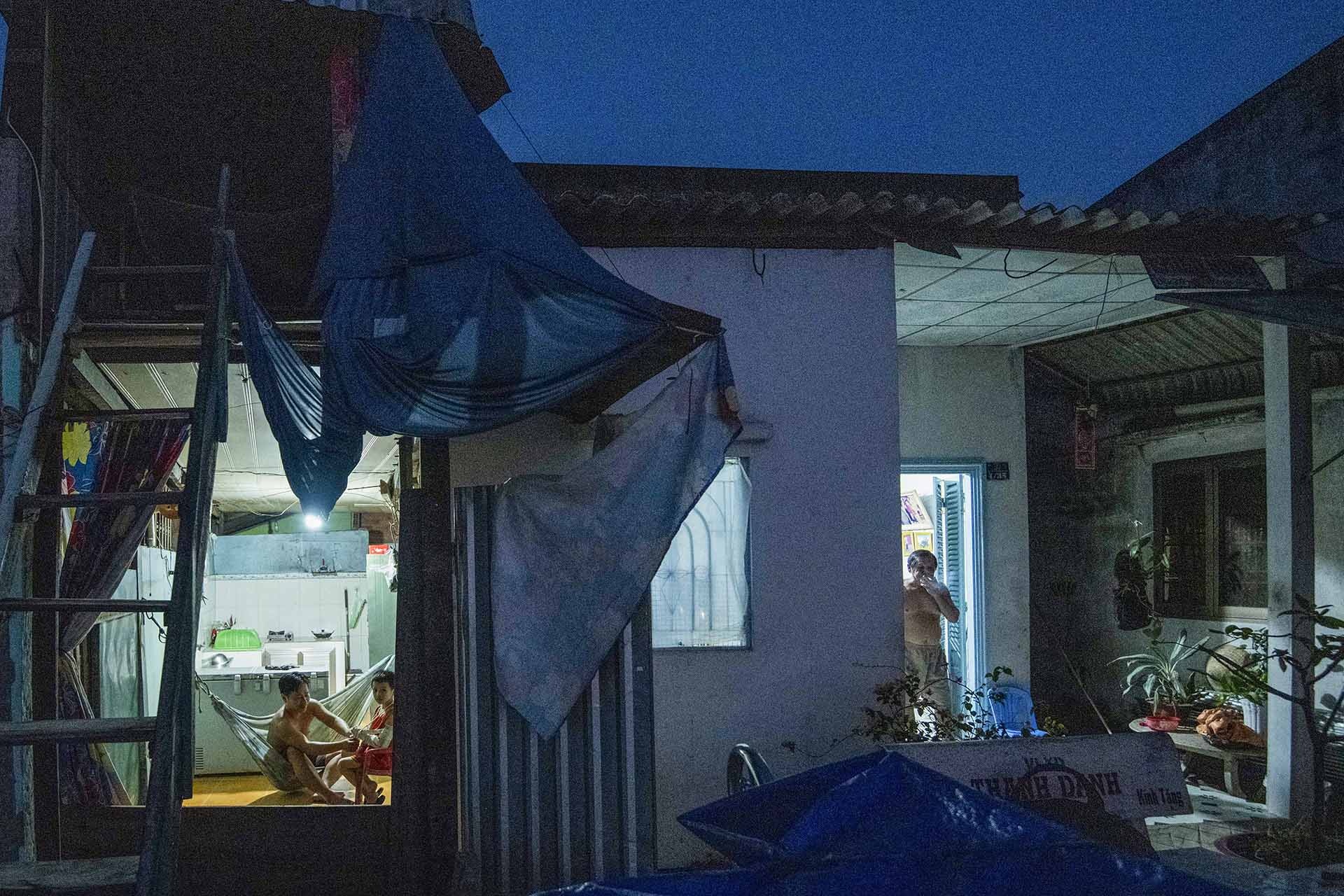 Sat lo mien Tay anh 12