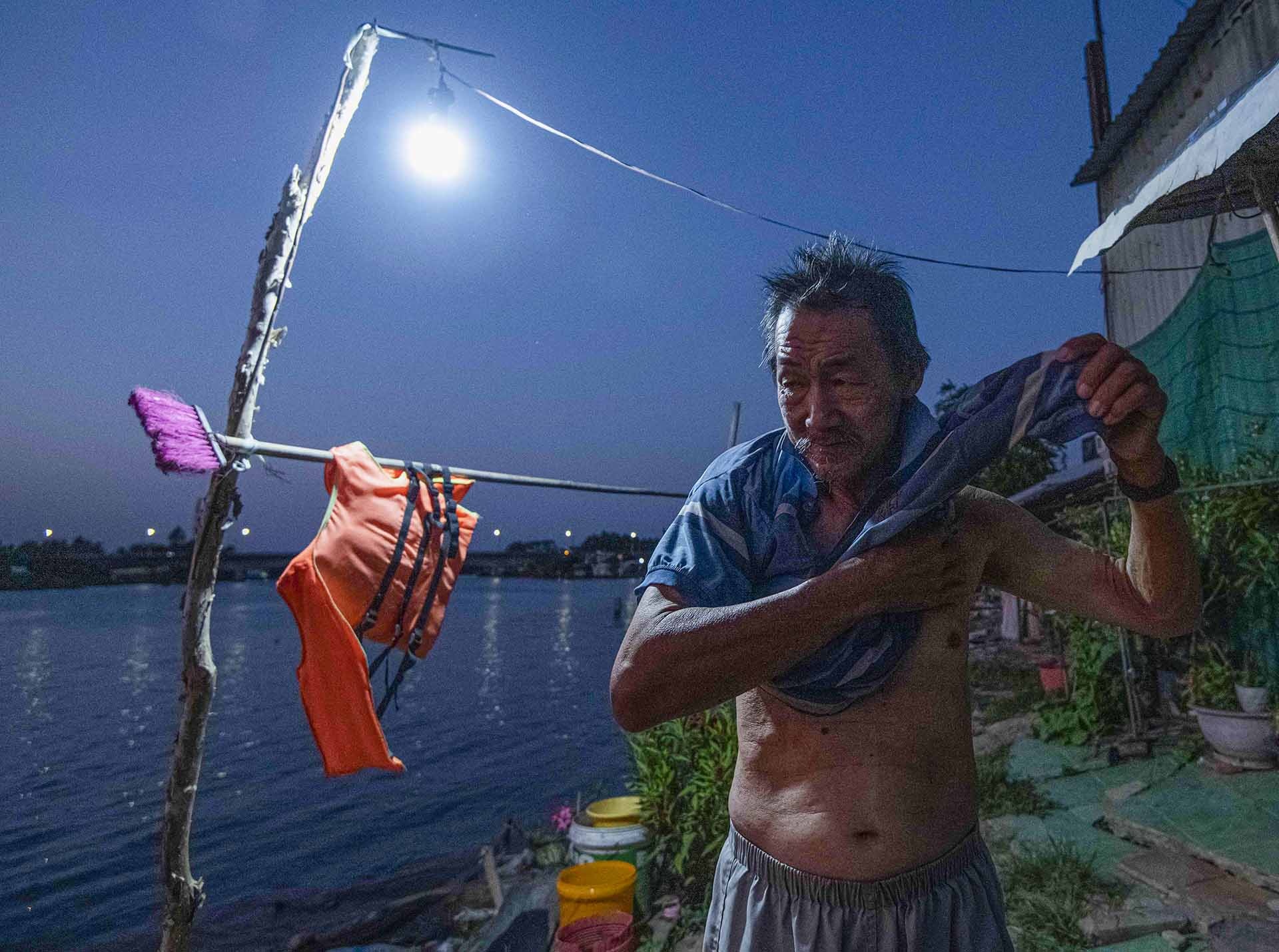 Sat lo mien Tay anh 10