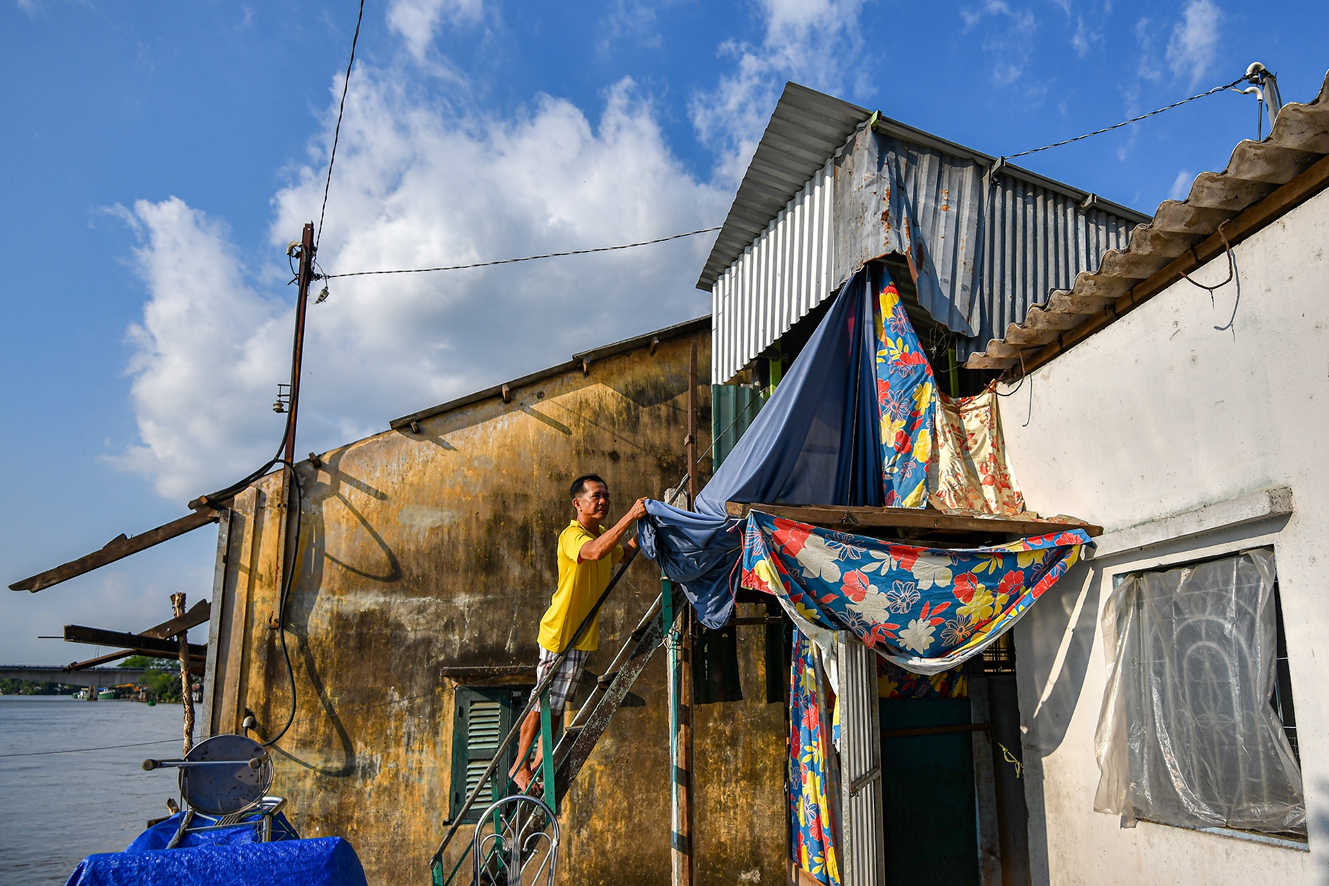 Sat lo mien Tay anh 2