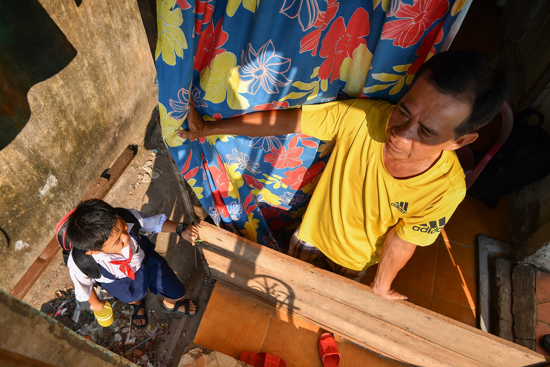 Sat lo mien Tay anh 3