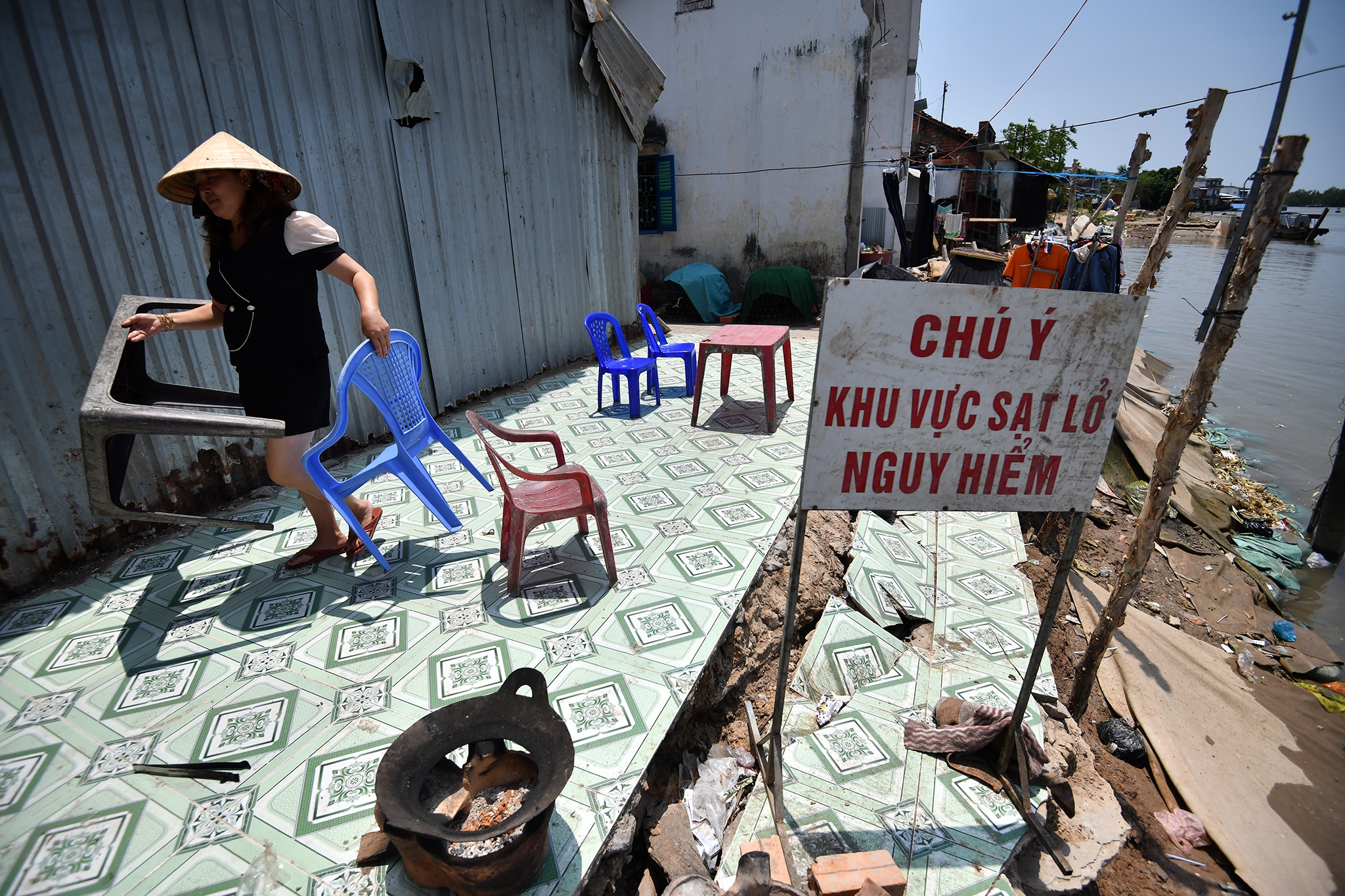 Sat lo mien Tay anh 5