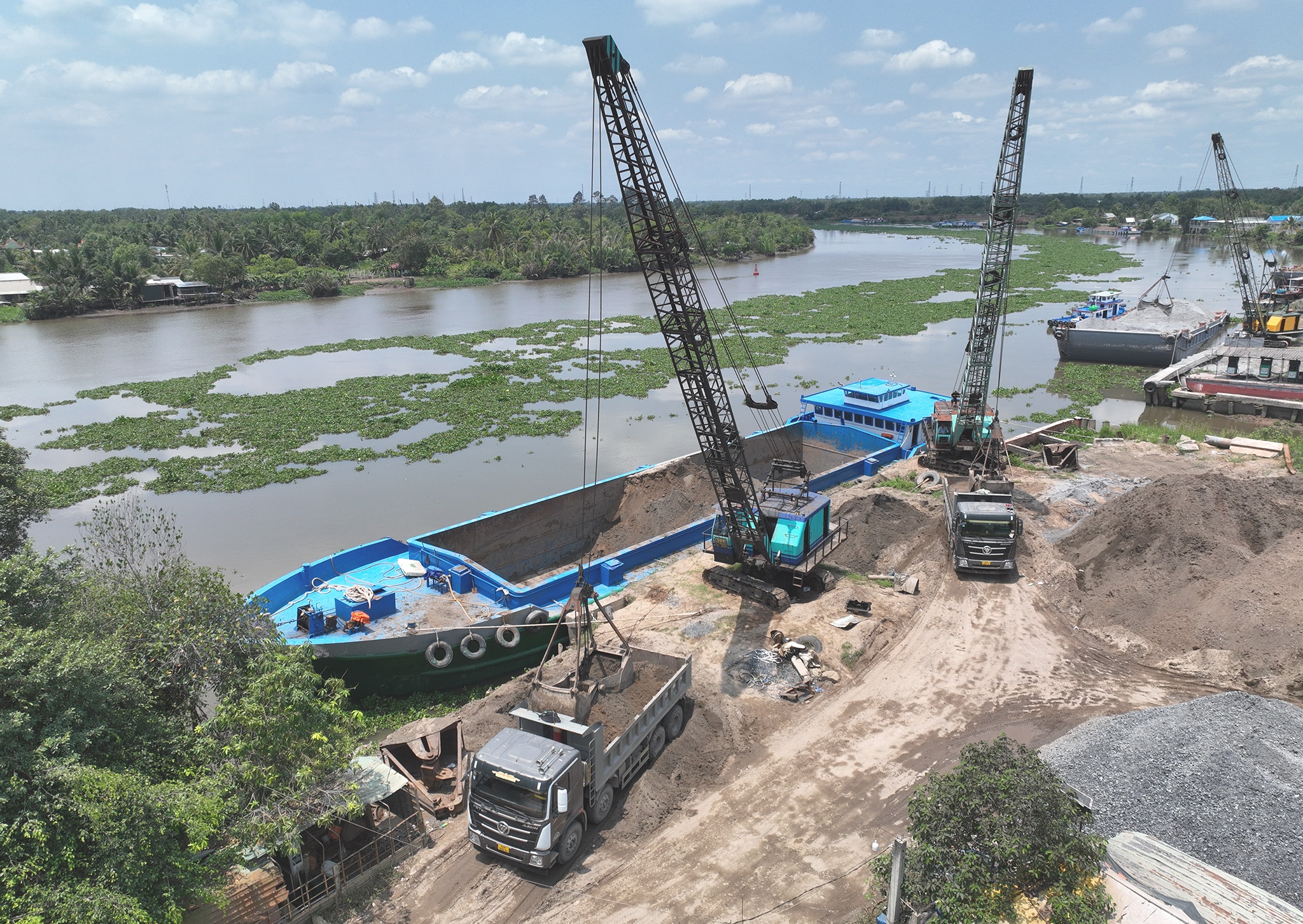 Ben thuy mien Tay anh 2