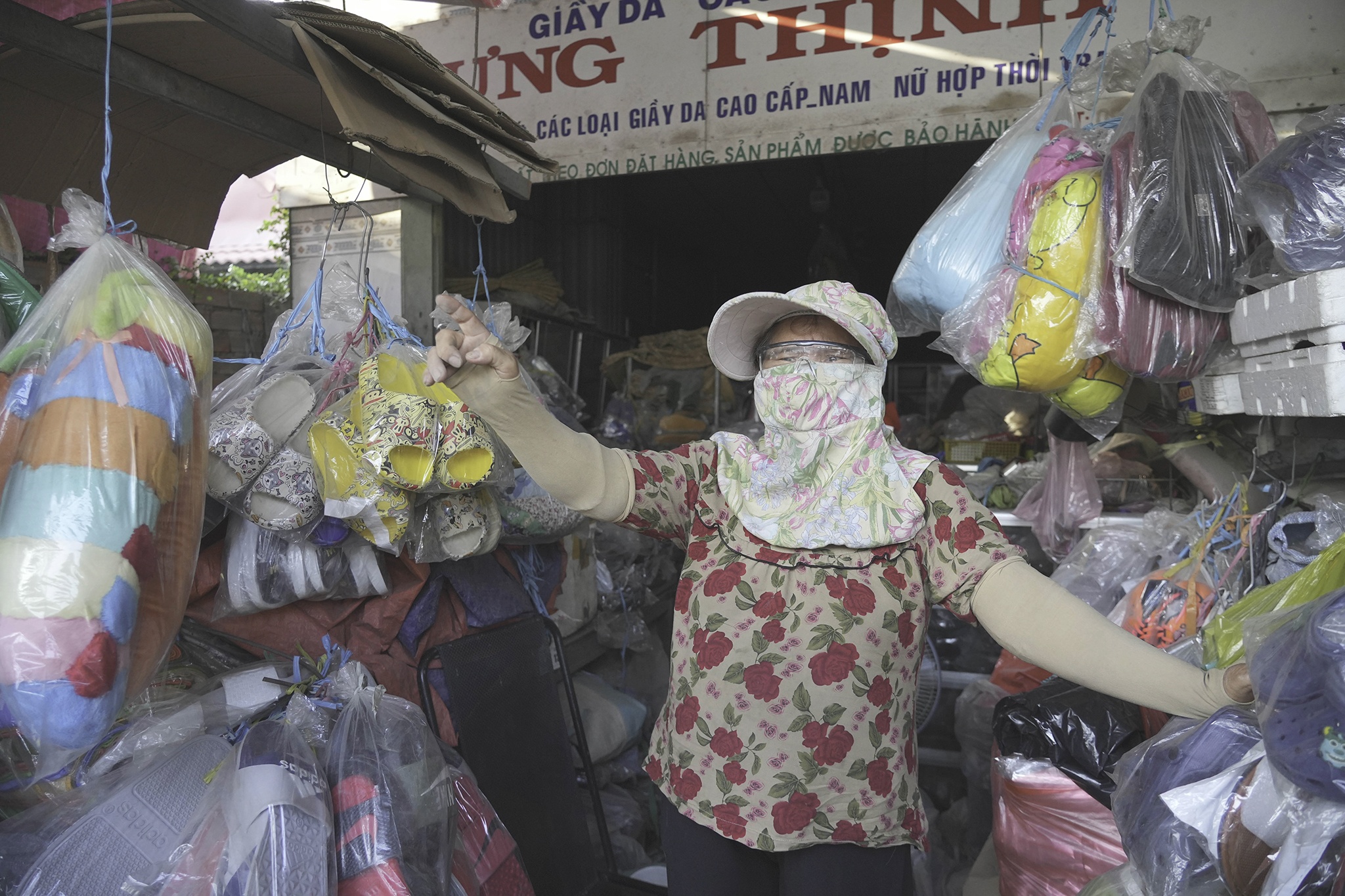 Ben thuy mien Tay anh 8