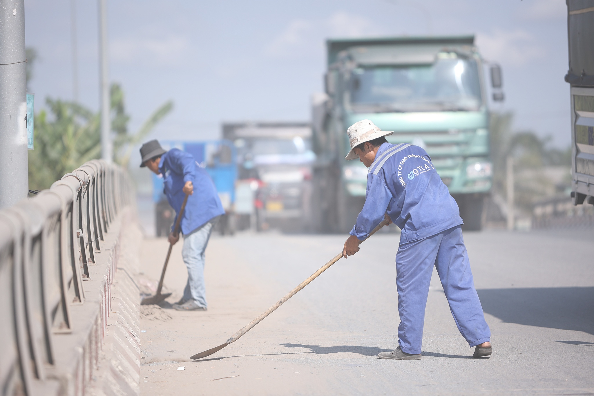 Ben thuy mien Tay anh 12