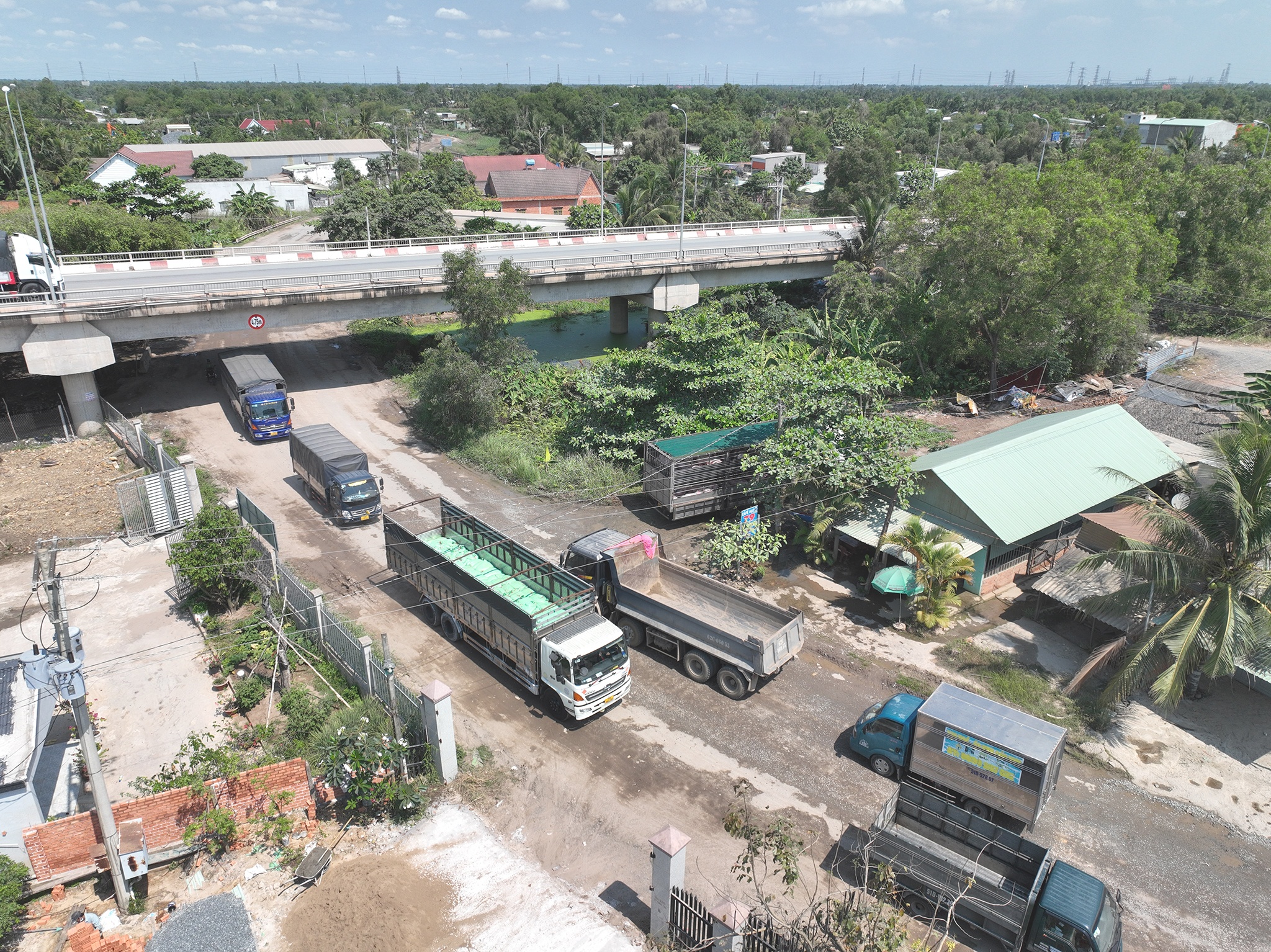 Ben thuy mien Tay anh 13