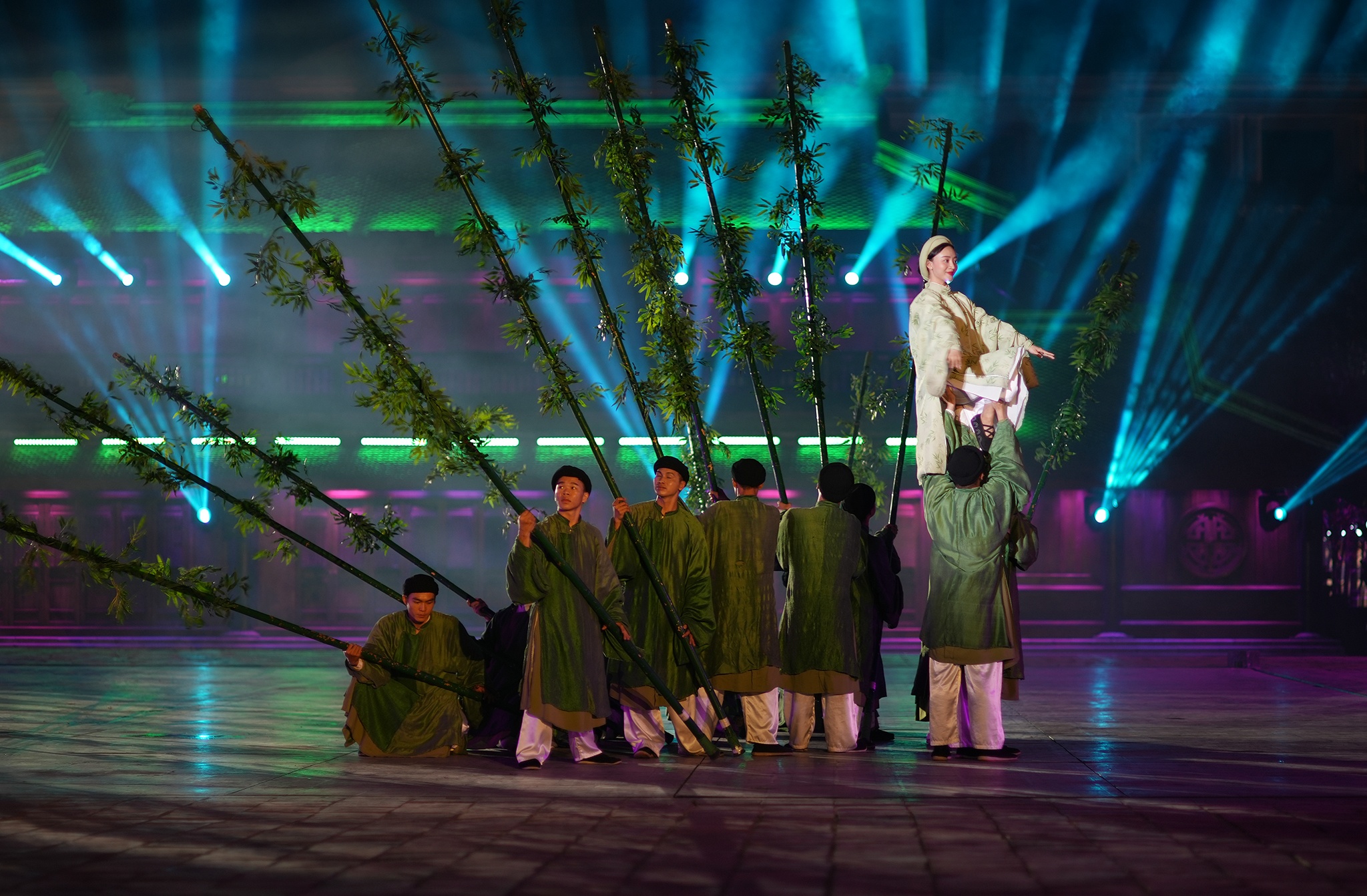 Tinh hoa Viet Nam anh 2