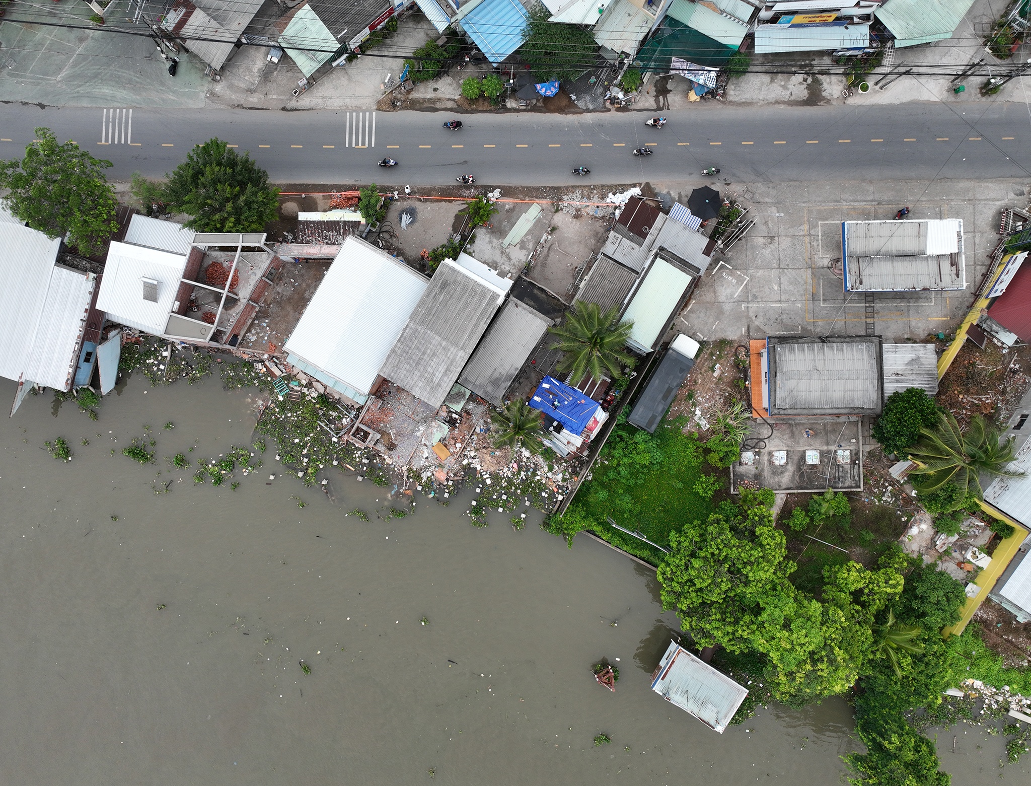 Sat lo Phong Dien anh 2
