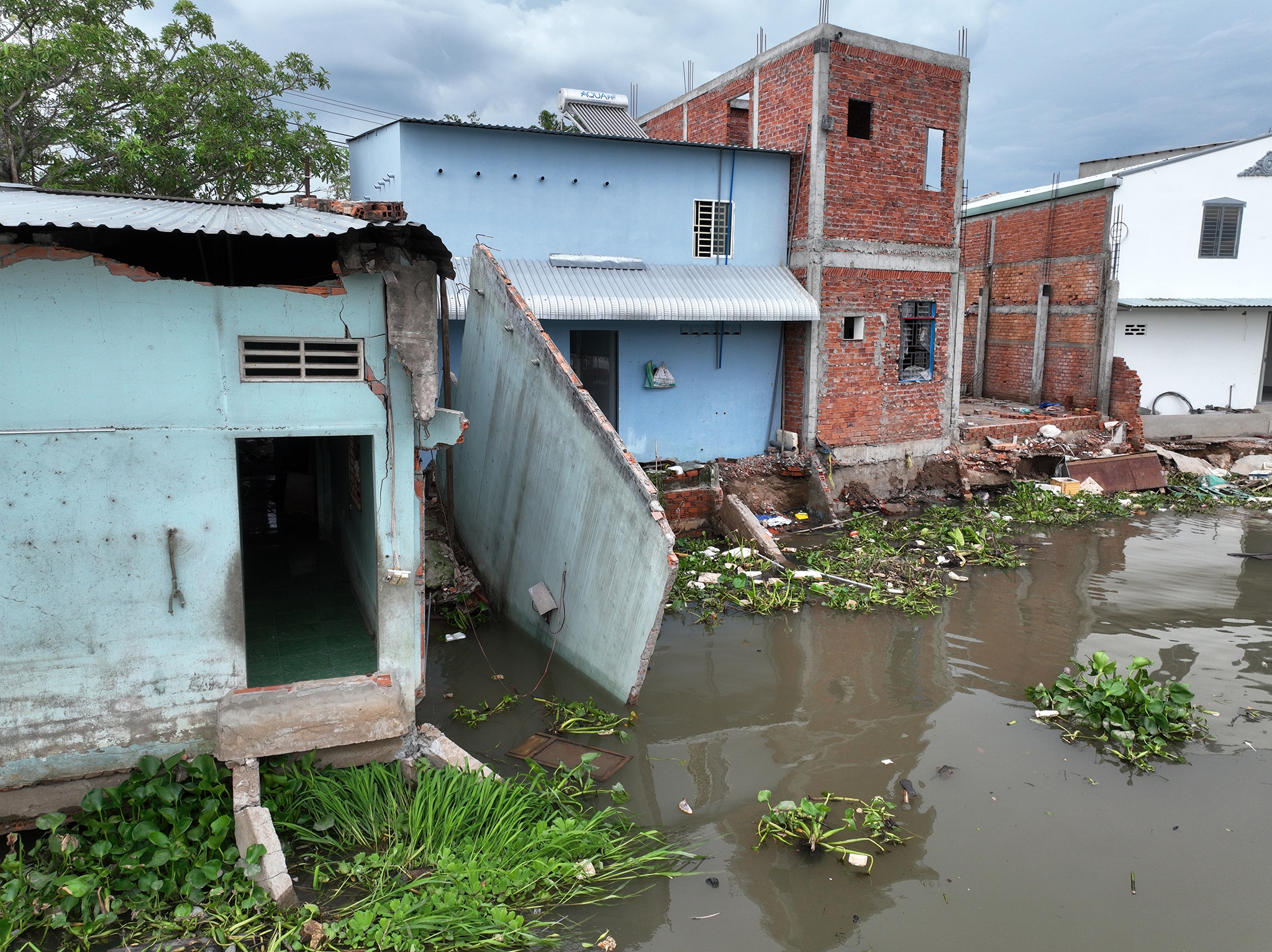 Sat lo Phong Dien anh 3