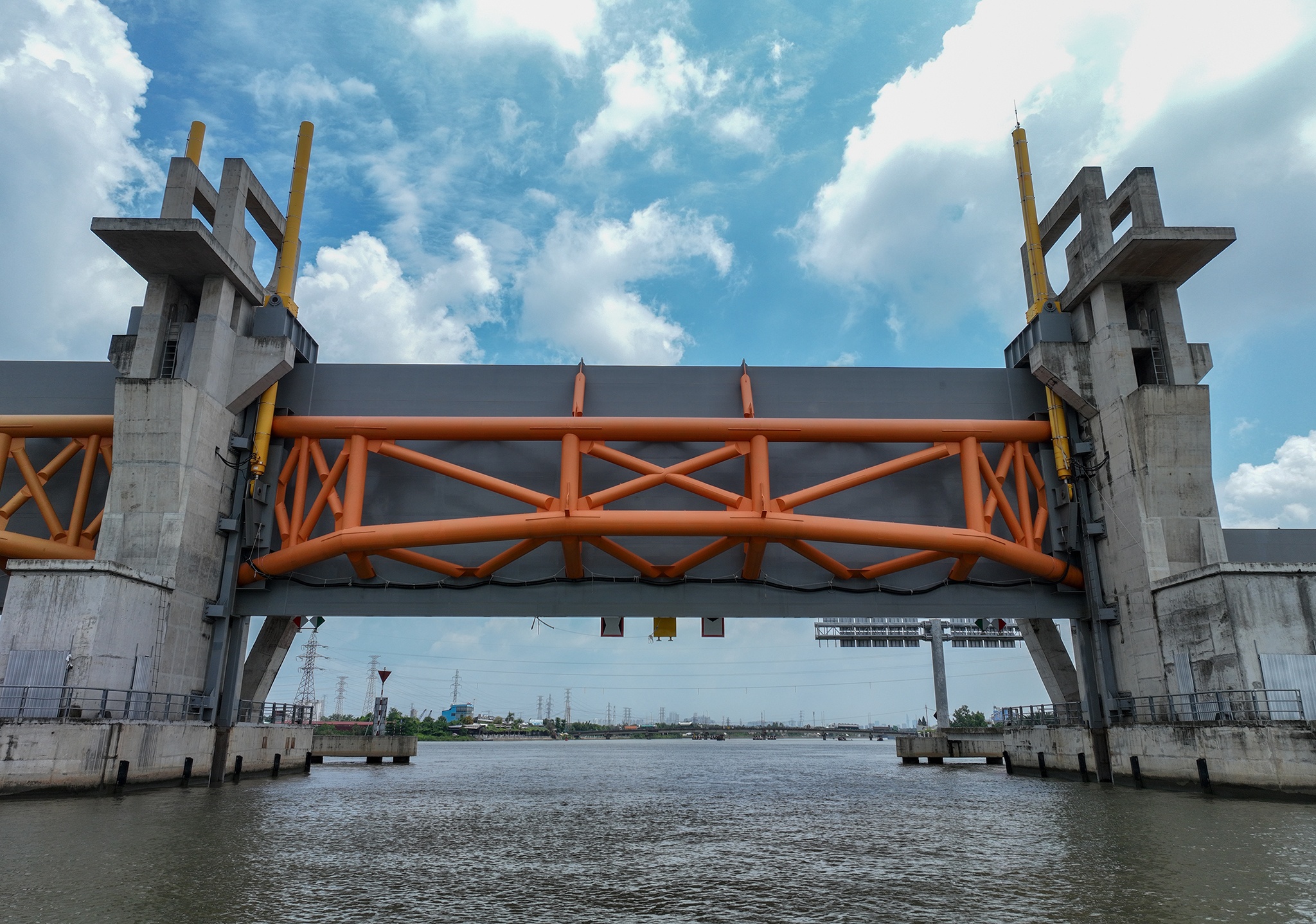 TP.HCM chong ngap anh 2