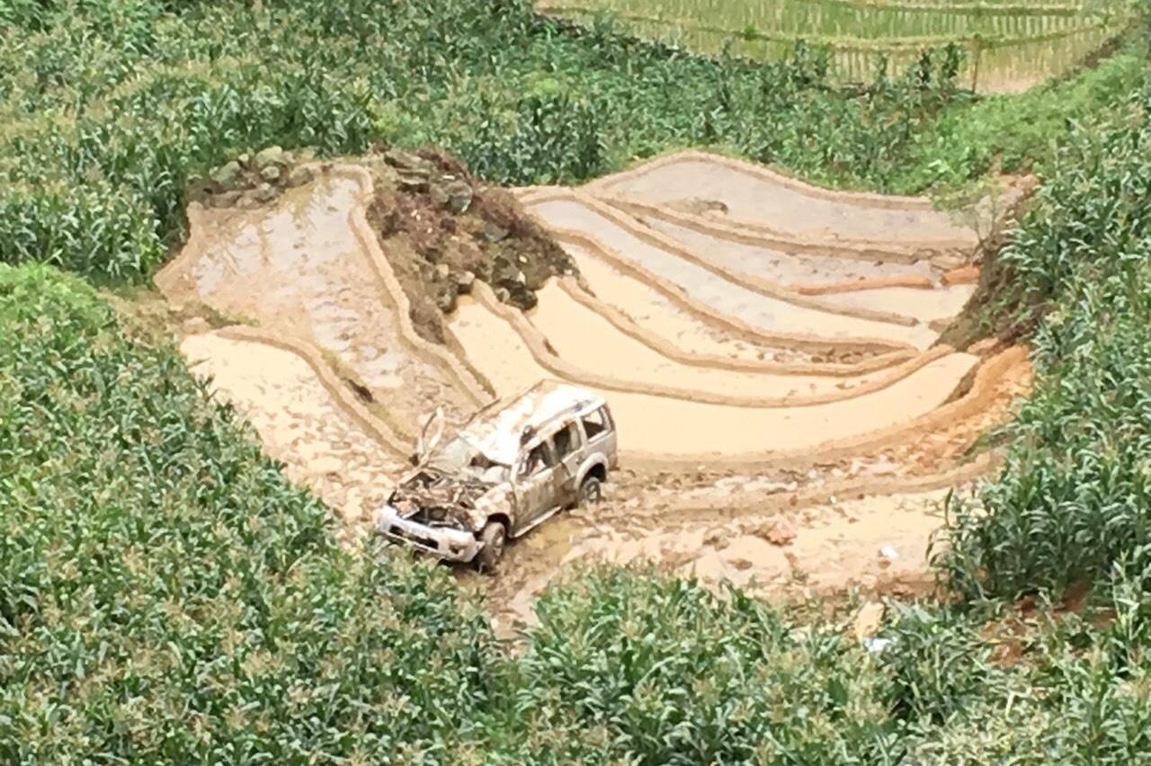 Ôtô lao xuống vực ở Sapa ảnh 1 Oto lao xuong vuc o Sapa anh 1