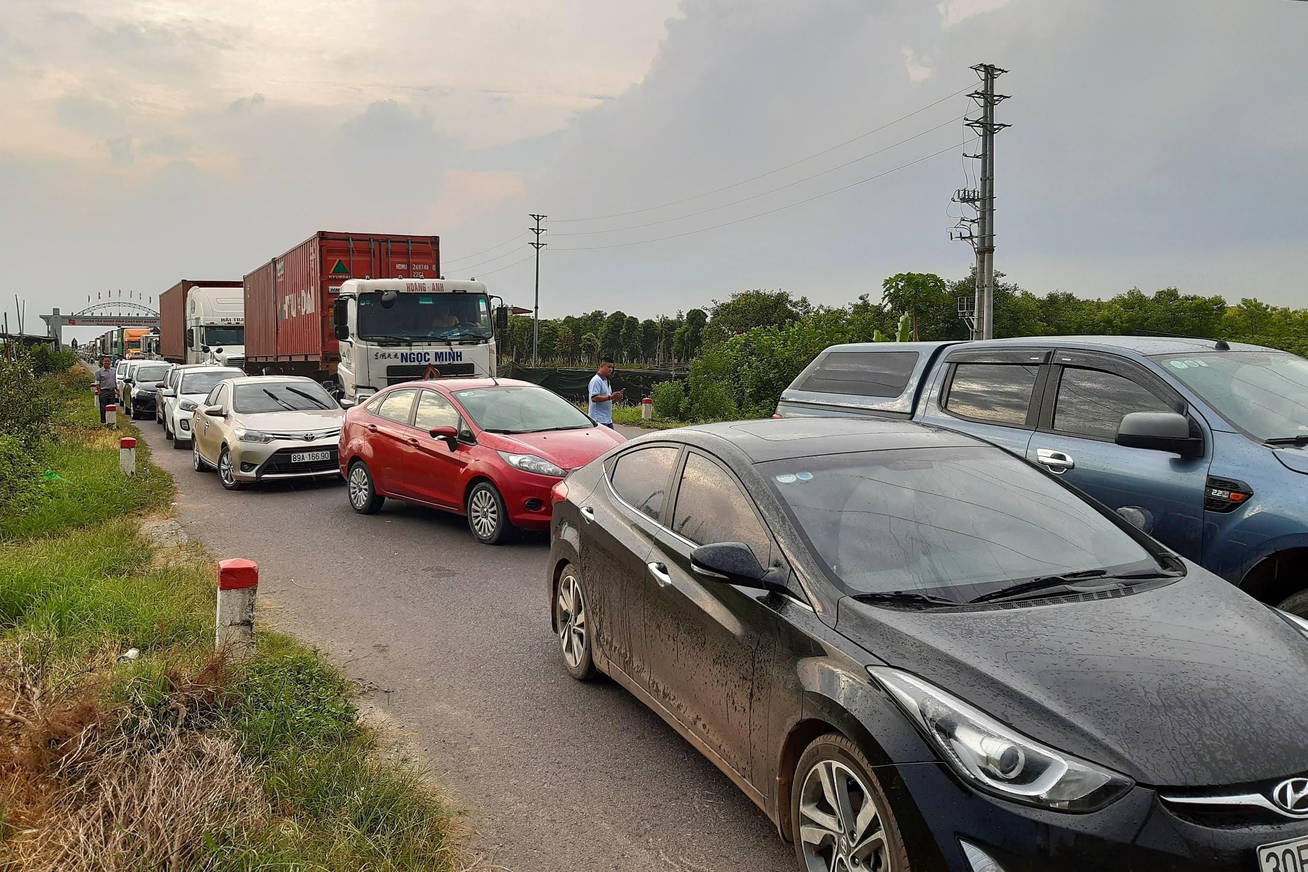 xe 7 cho dam xe dau keo hung yen anh 2