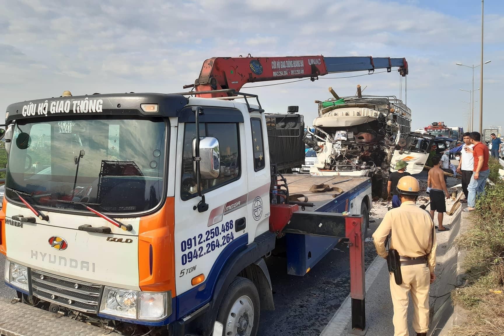 Tai nạn cầu Thanh Trì ảnh 5 Tai nan cau Thanh Tri anh 5