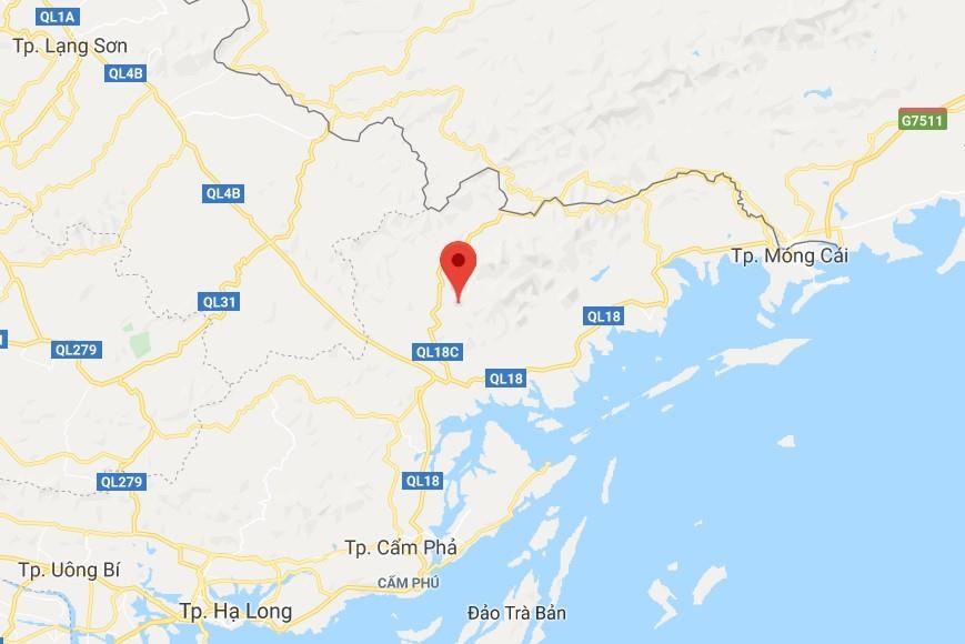 Lật xe khách Quảng Ninh ảnh 2 Lat xe khach Quang Ninh anh 2