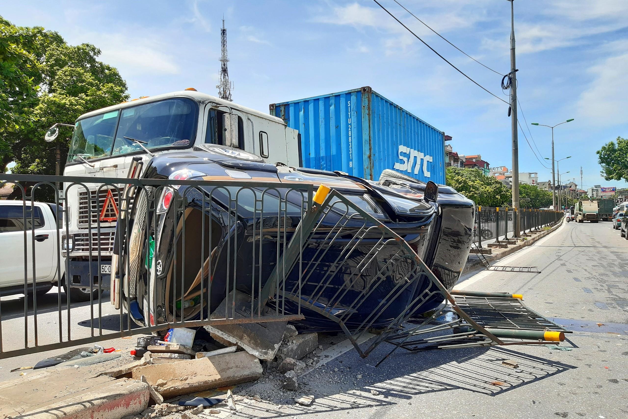 nữ tài xế chuyển làn đột ngột ảnh 1 nu tai xe chuyen lan dot ngot anh 1